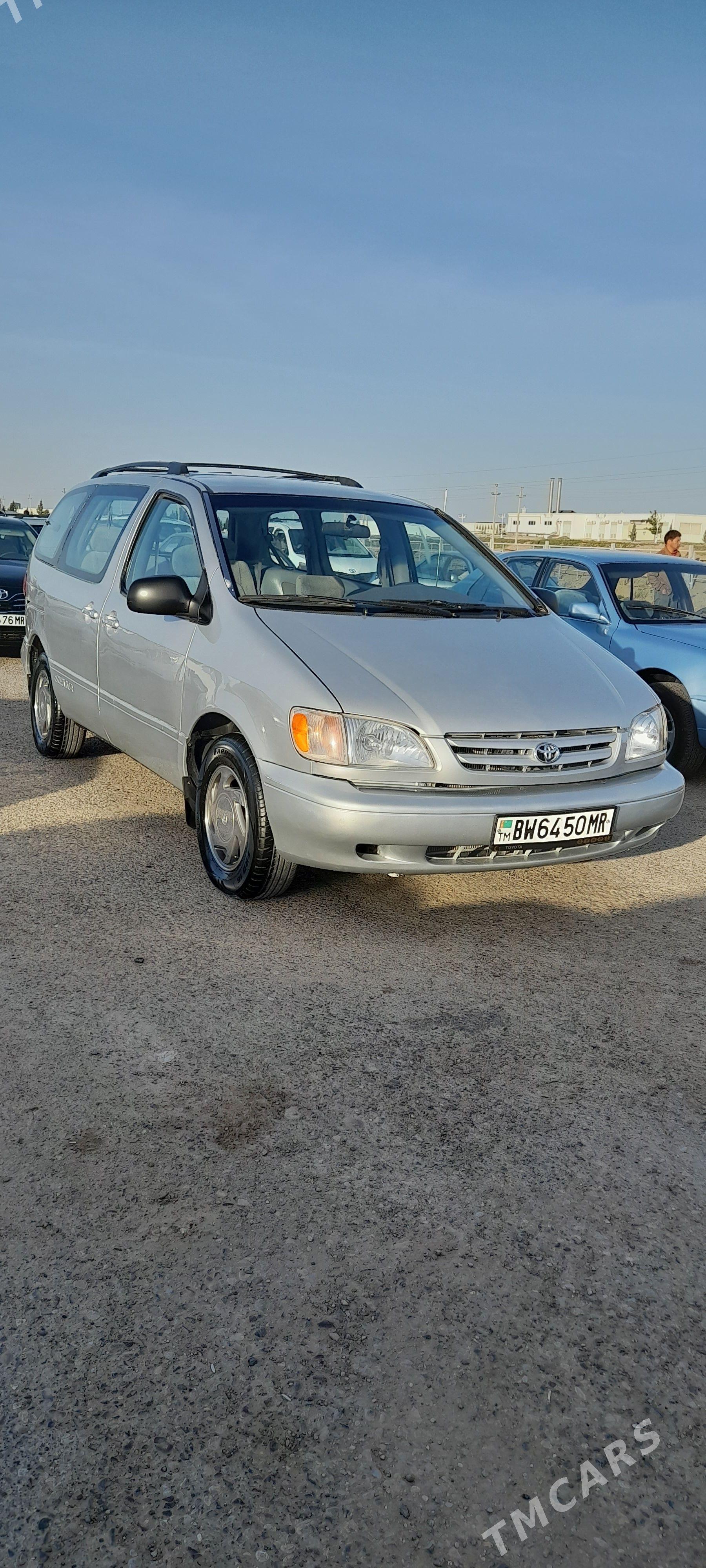 Toyota Sienna 2002 - 165 000 TMT - Мары - img 1