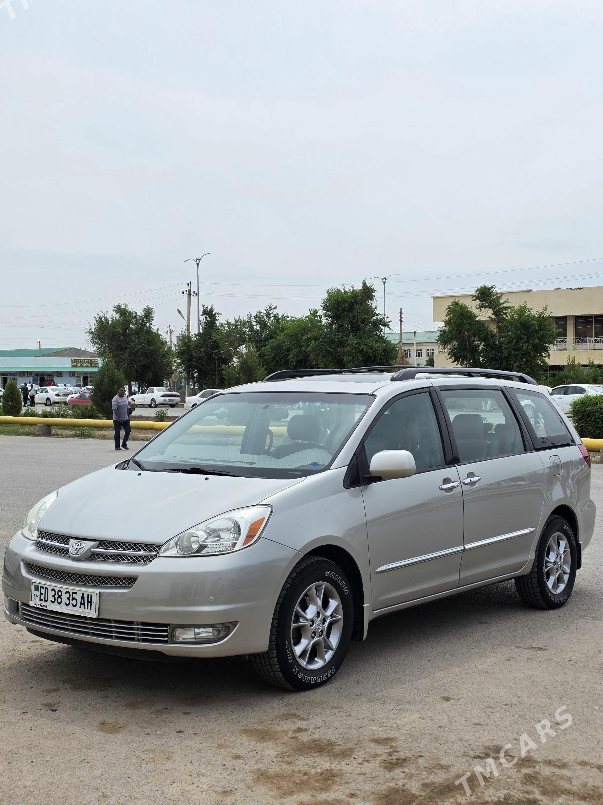 Toyota Sienna 2005 - 300 000 TMT - Теджен - img 1