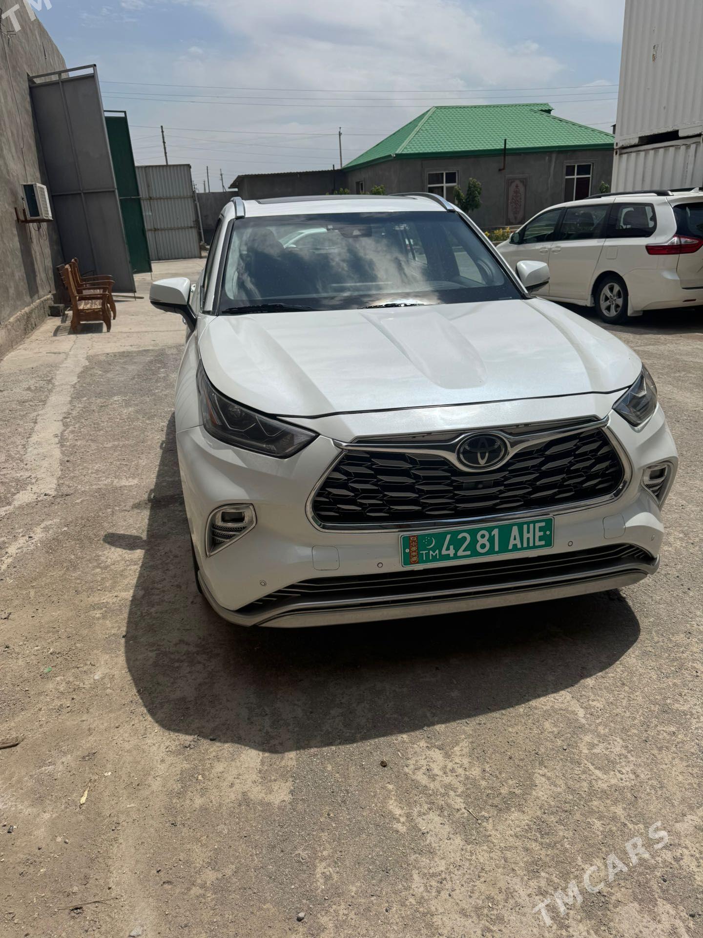 Toyota Highlander 2022 - 700 000 TMT - Ашхабад - img 1