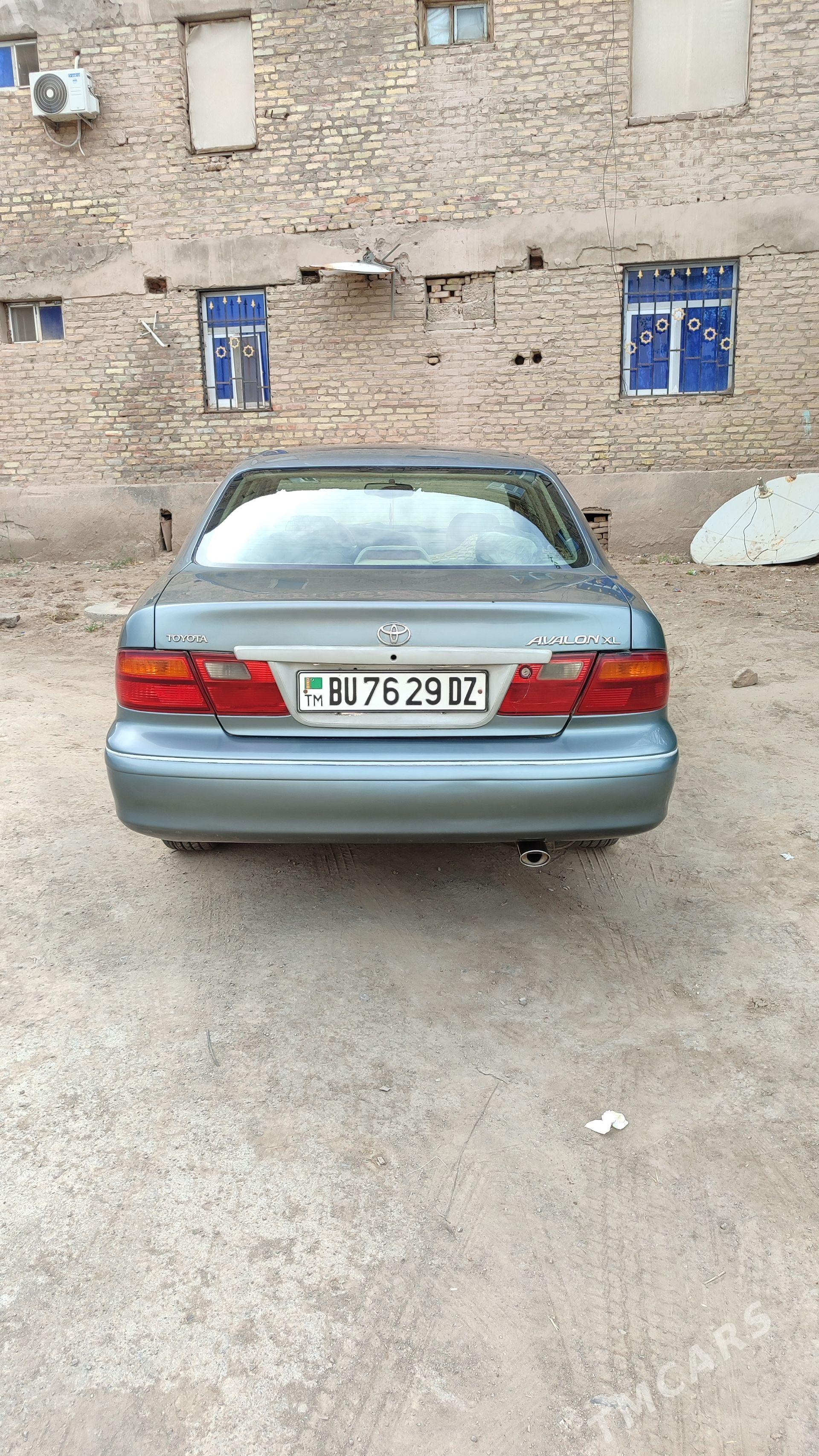 Toyota Avalon 1998 - 150 000 TMT - Гурбансолтан Едже - img 1