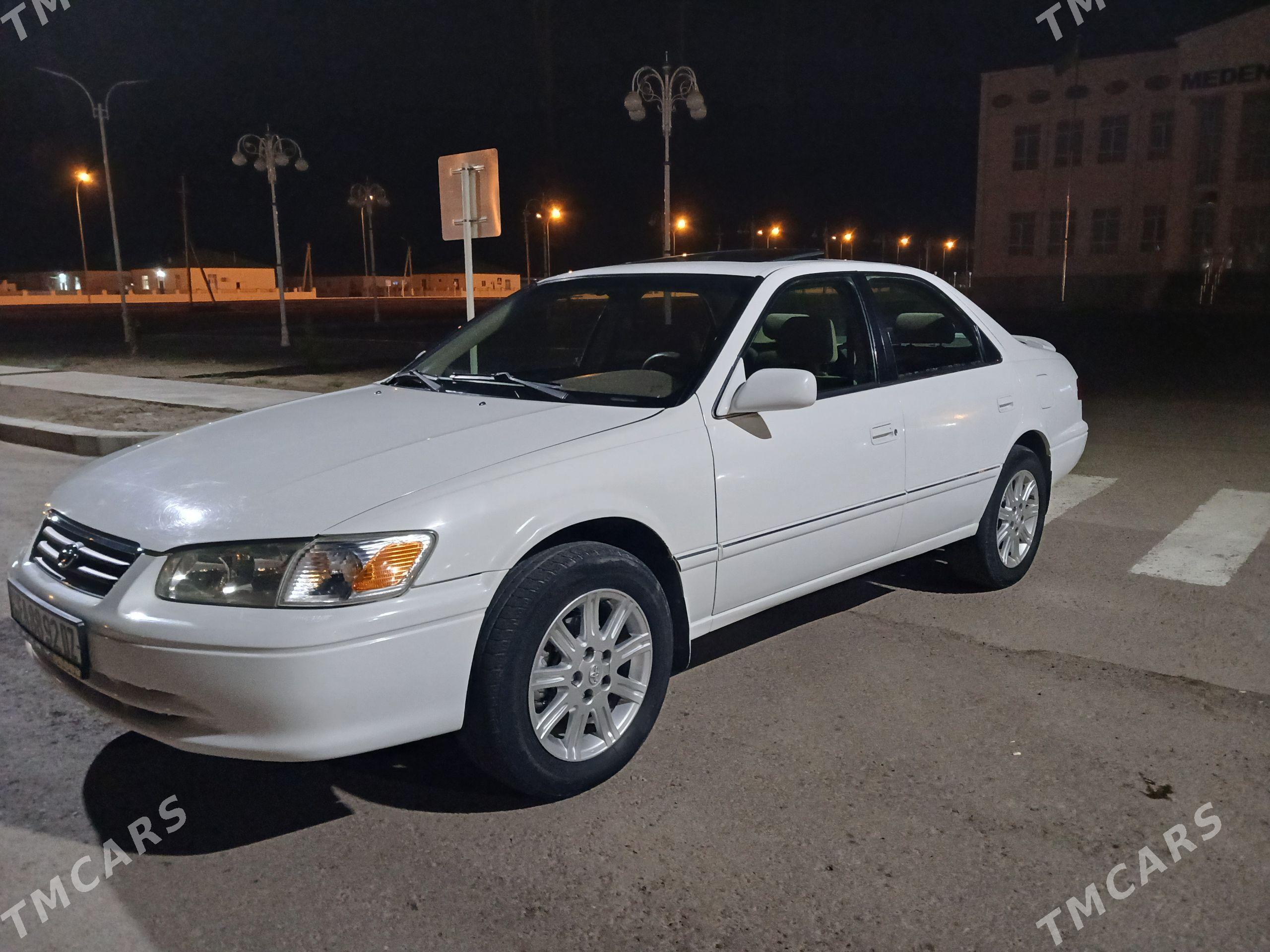 Toyota Camry 2000 - 180 000 TMT - Кёнеургенч - img 1