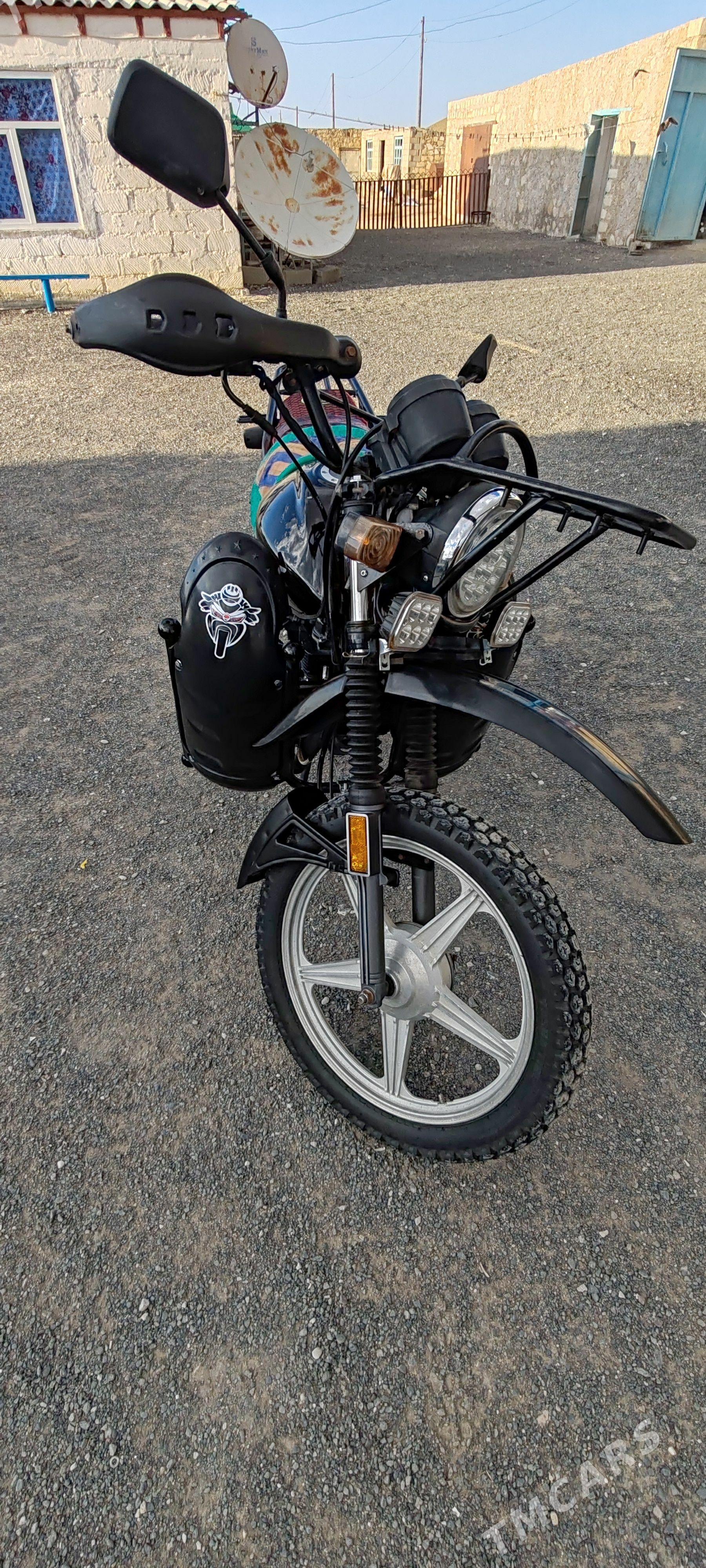Fekon FK150-8G 2014 - 20 000 TMT - Джебел - img 1
