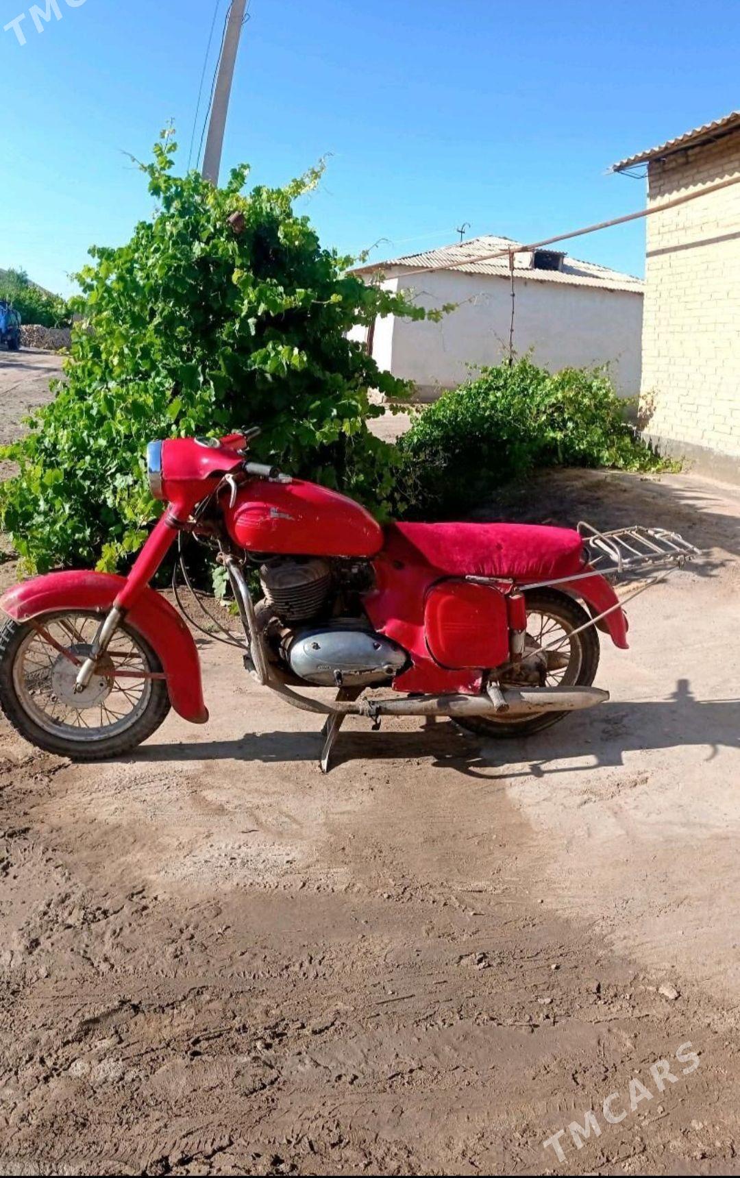 Jawa 300 1980 - 15 000 TMT - Гарабекевюл - img 1