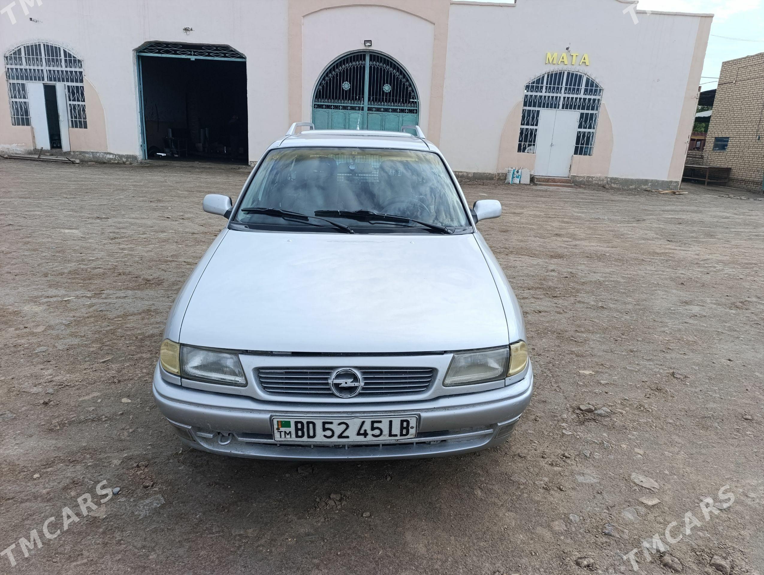 Opel Astra 1995 - 45 000 TMT - Дянев - img 1