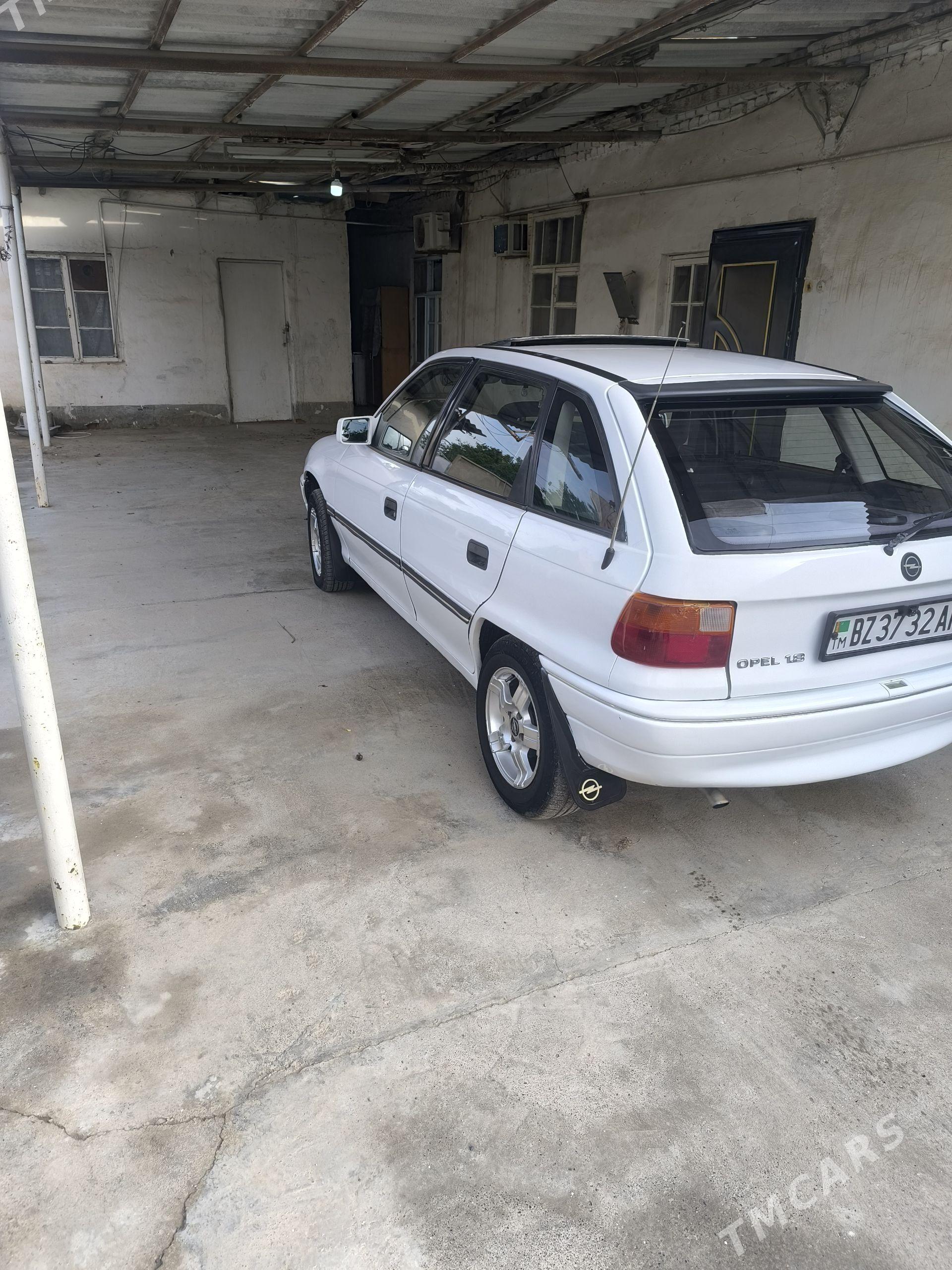 Opel Astra 1992 - 48 000 TMT - Теджен - img 1
