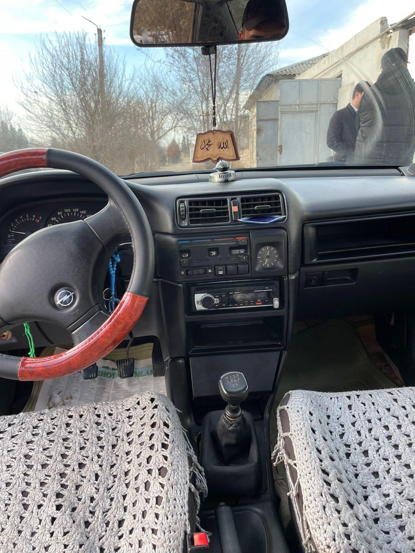 Opel Vectra 1992 - 38 000 TMT - Daşoguz - img 1