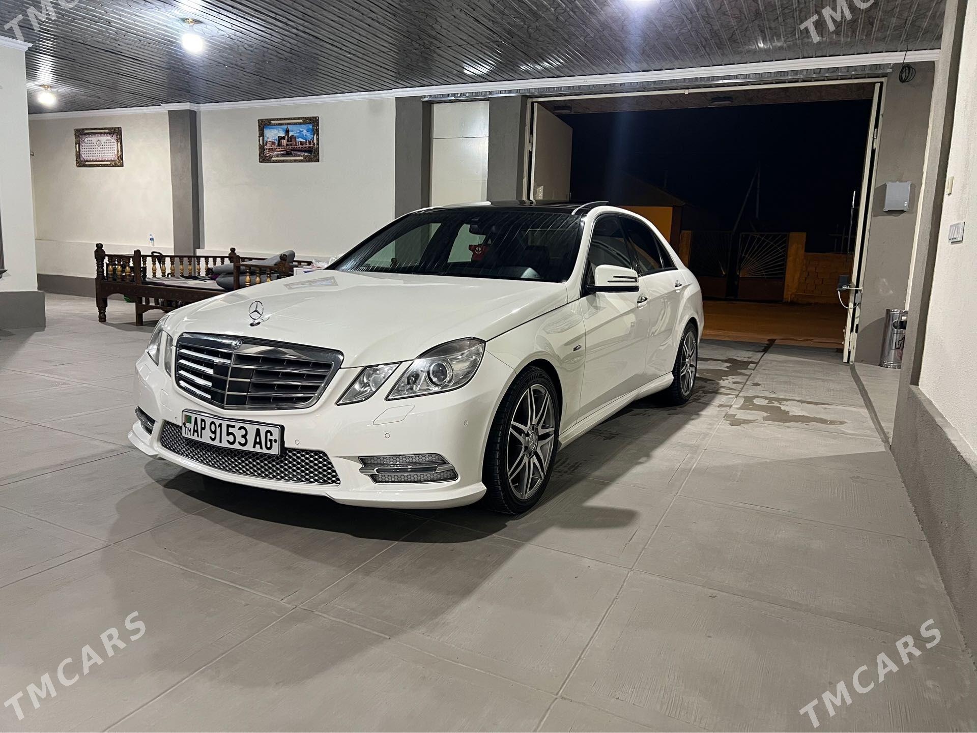 Mercedes-Benz E350 2010 - 345 000 TMT - Багир - img 1