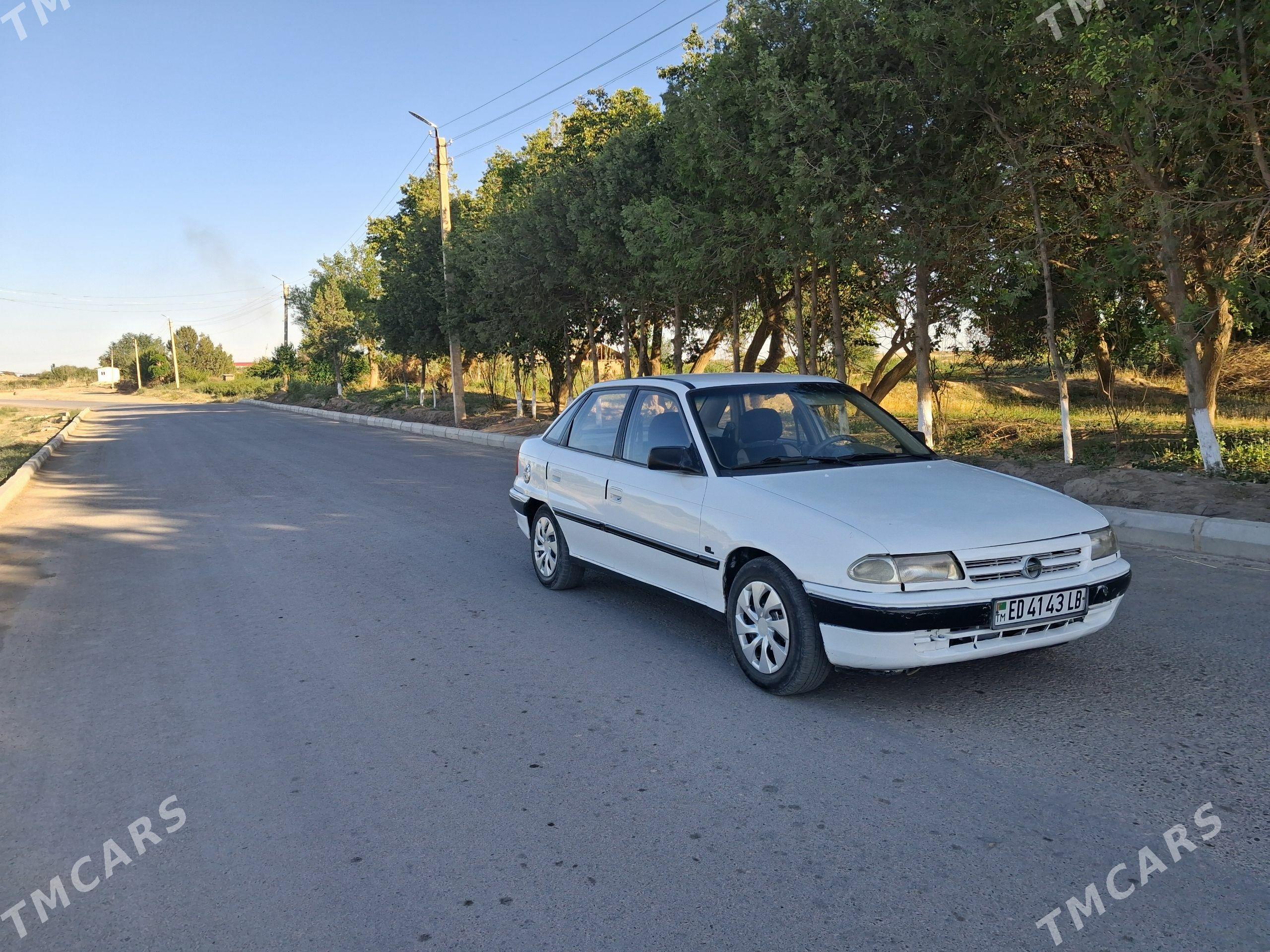 Opel Astra 1993 - 30 000 TMT - Керки - img 1