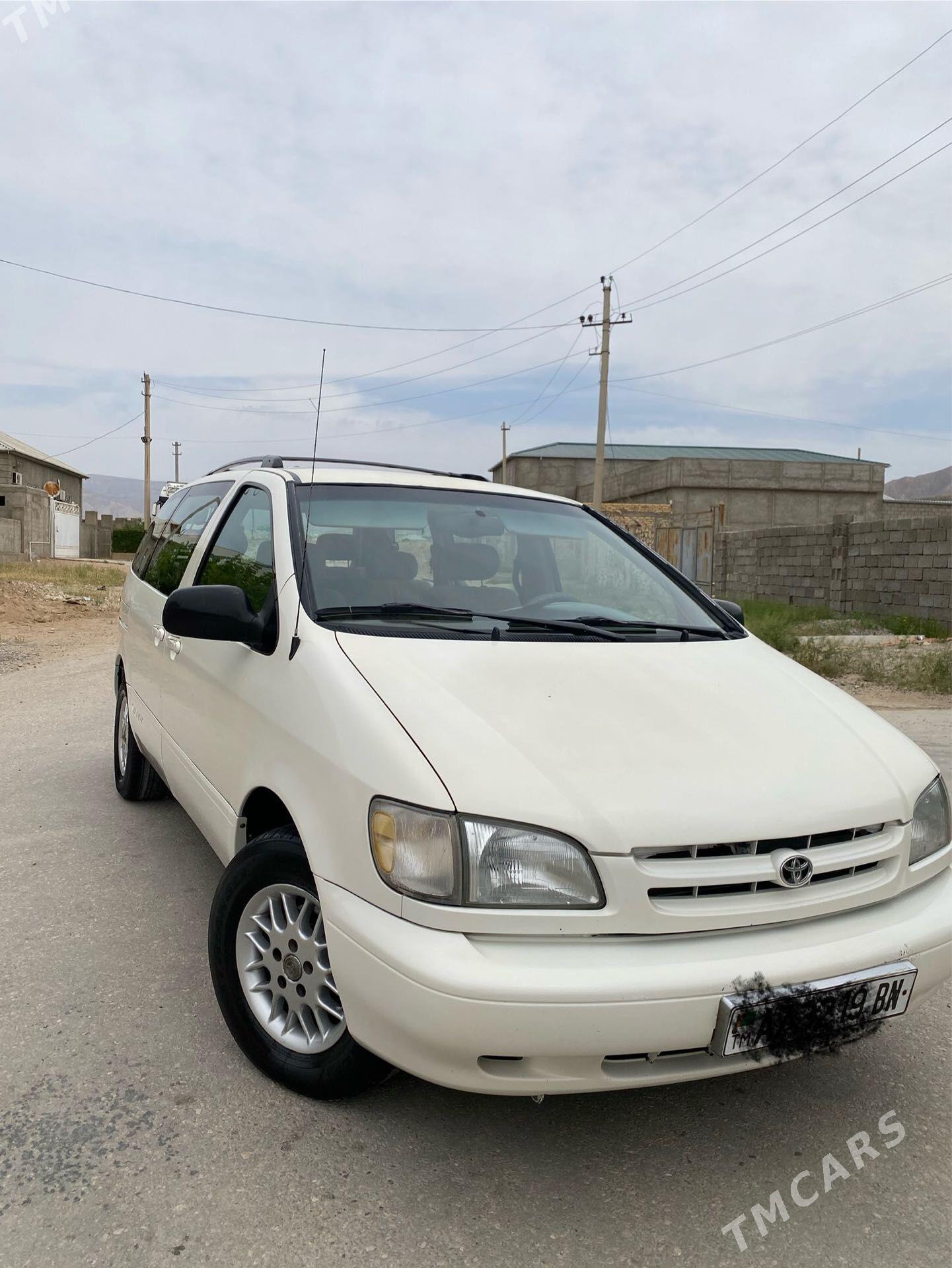 Toyota Sienna 1999 - 190 000 TMT - Балканабат - img 1