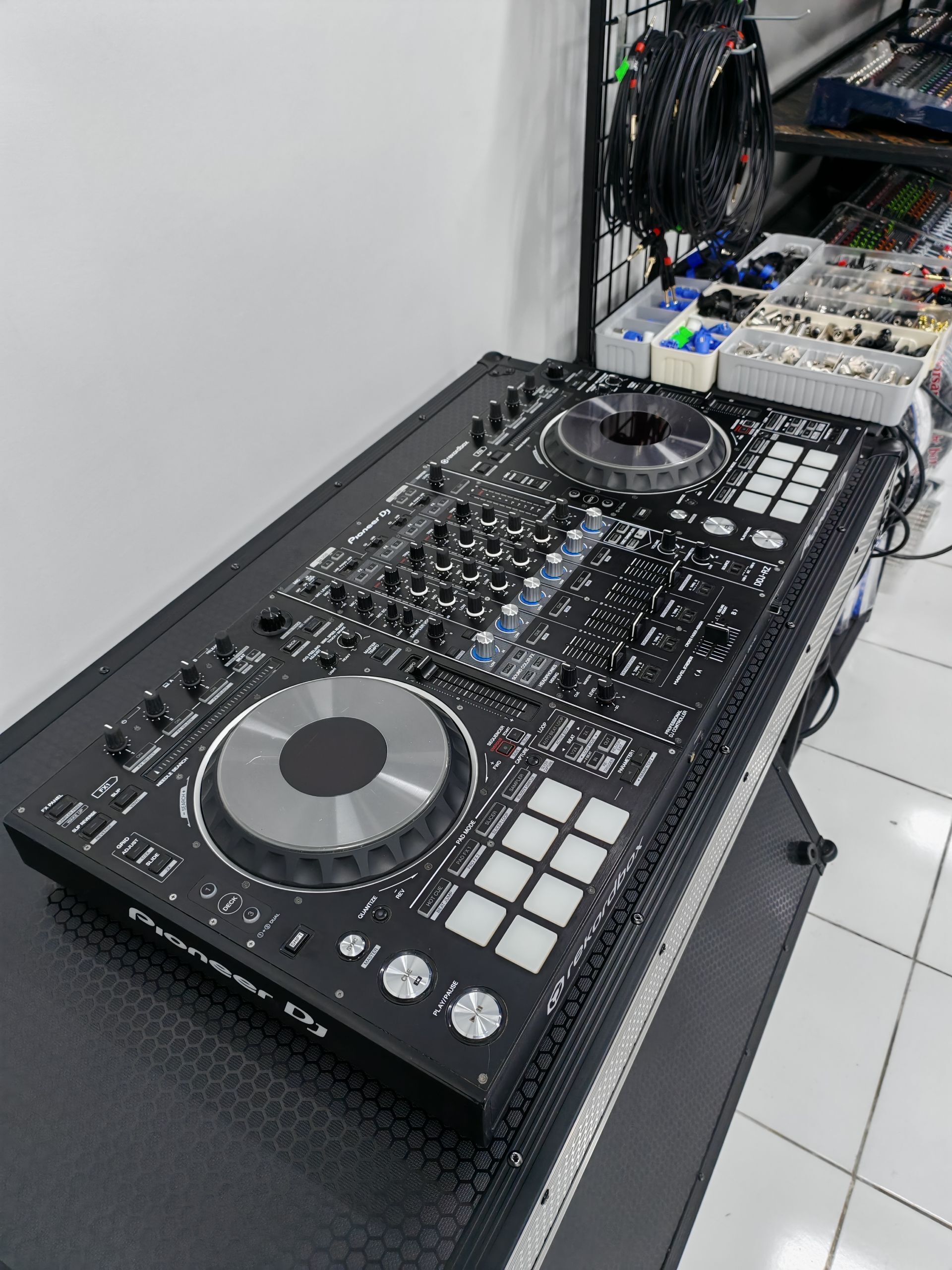 DJ kontroller Pioneer DDJ-RZ - Aşgabat - img 1