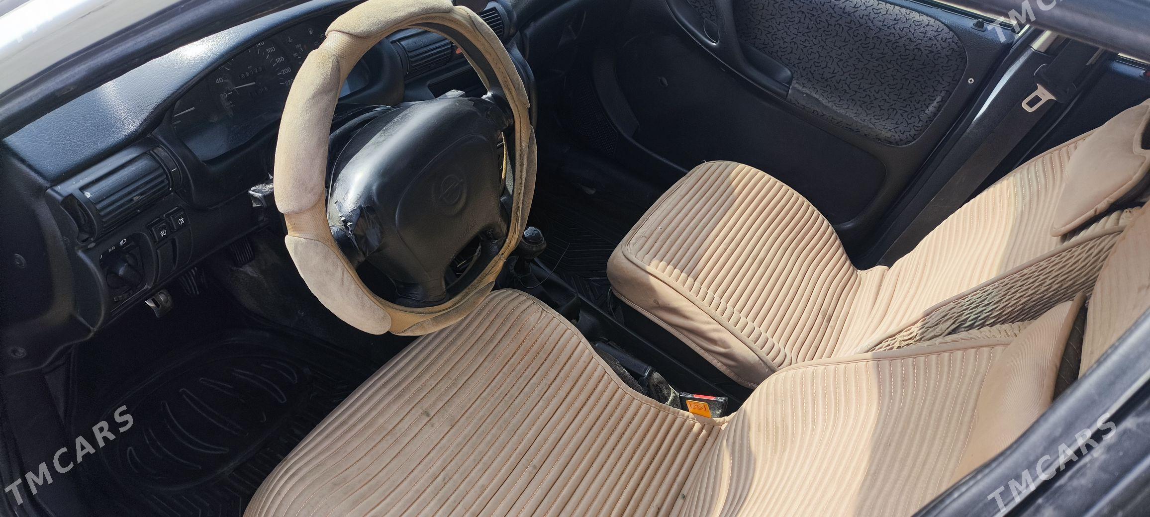 Opel Astra 1996 - 42 000 TMT - Губадаг - img 1