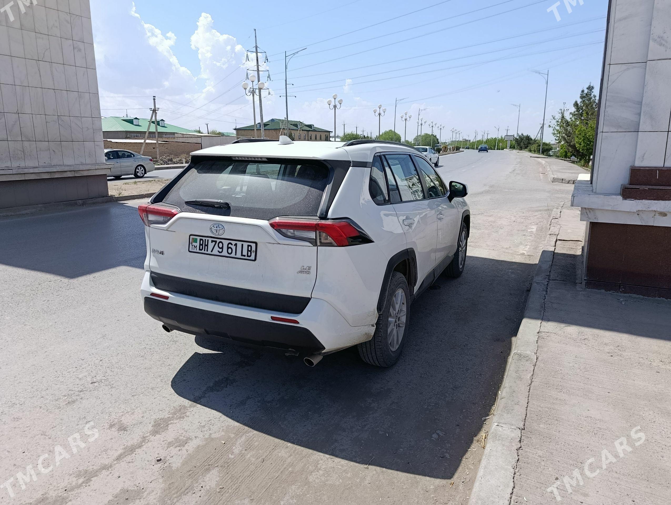 Toyota RAV4 2019 - 390 000 TMT - Туркменабат - img 1