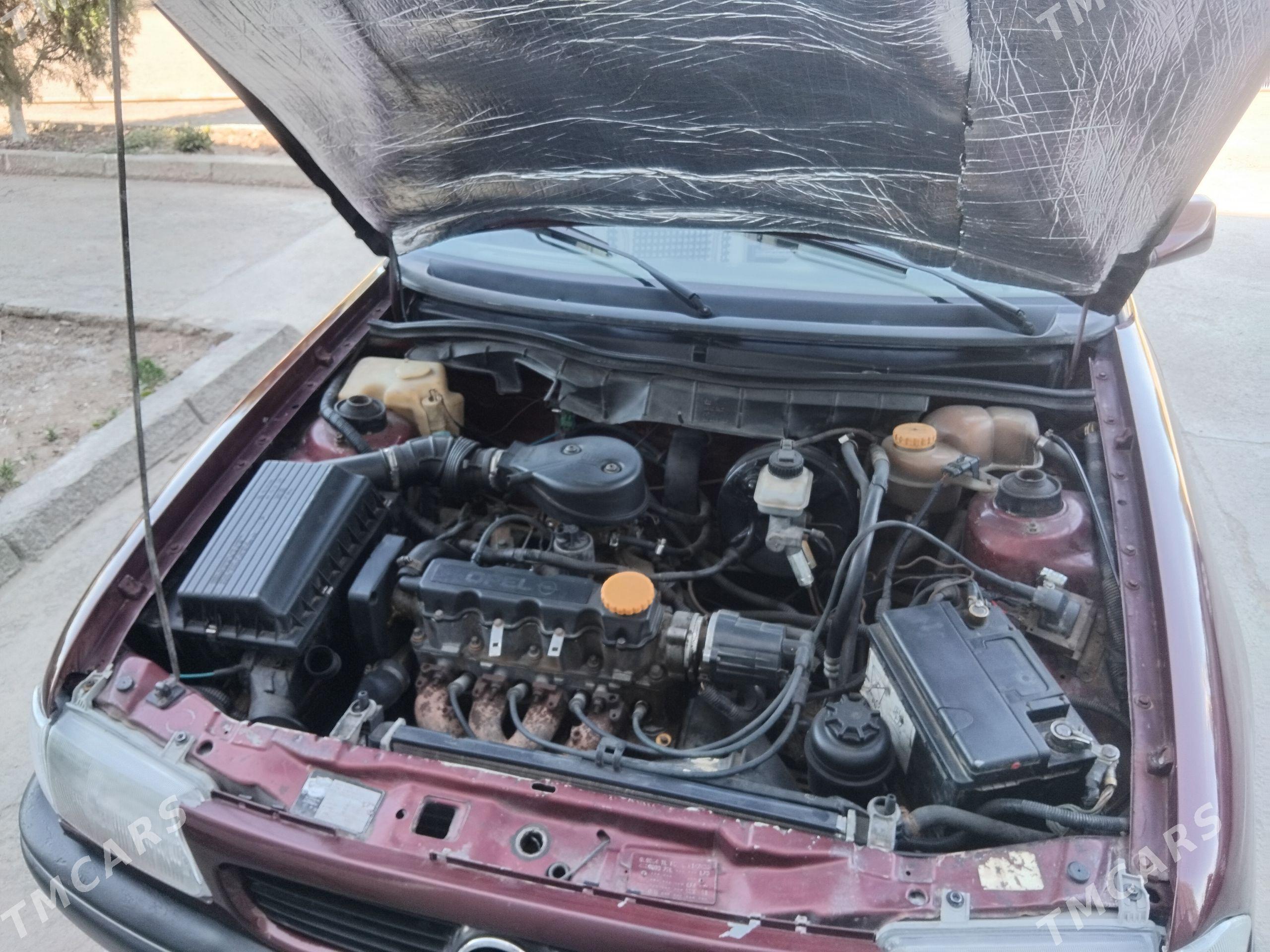 Opel Astra 1992 - 50 000 TMT - Губадаг - img 1
