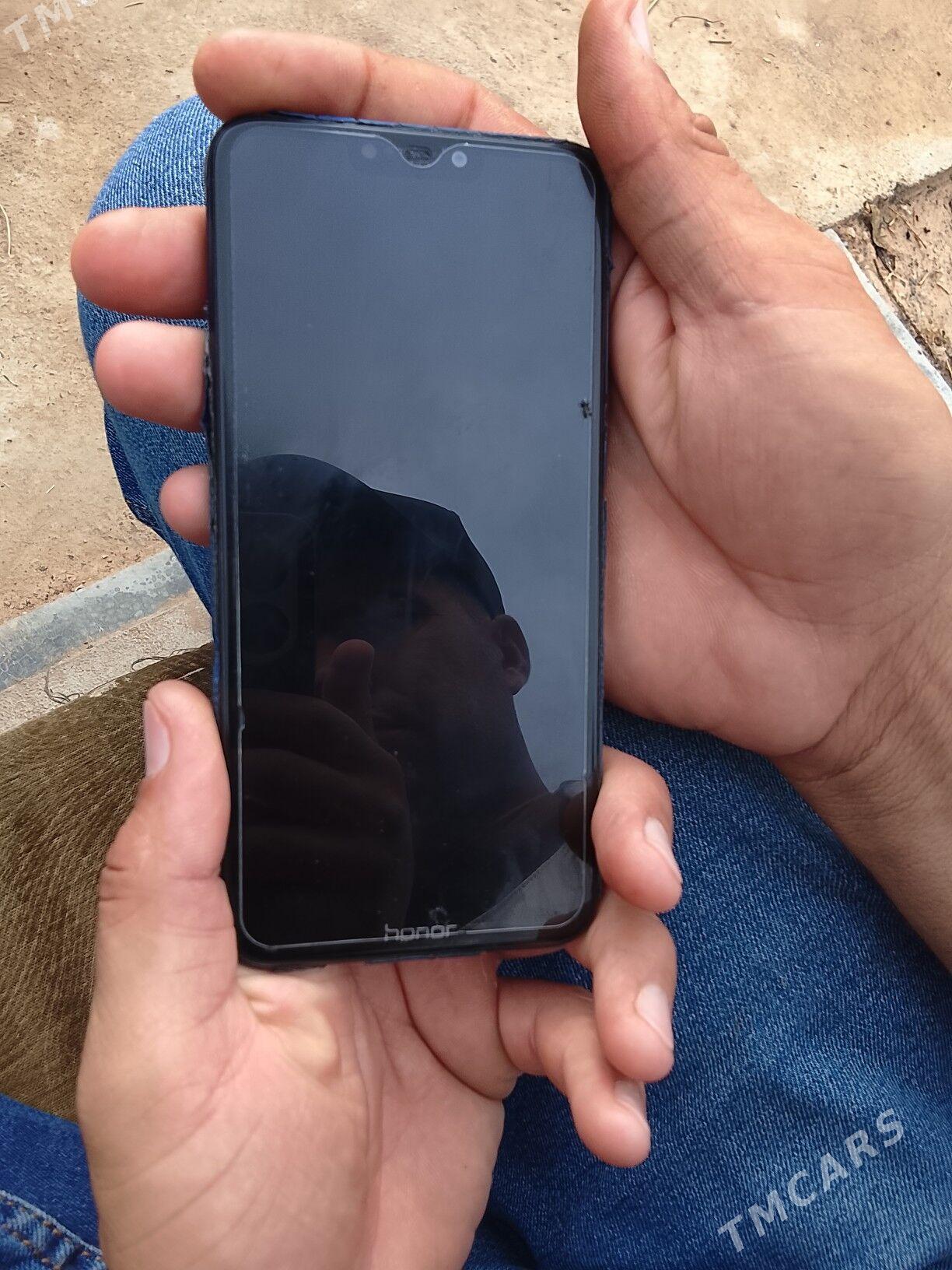 Honor 8c - Baýramaly - img 1