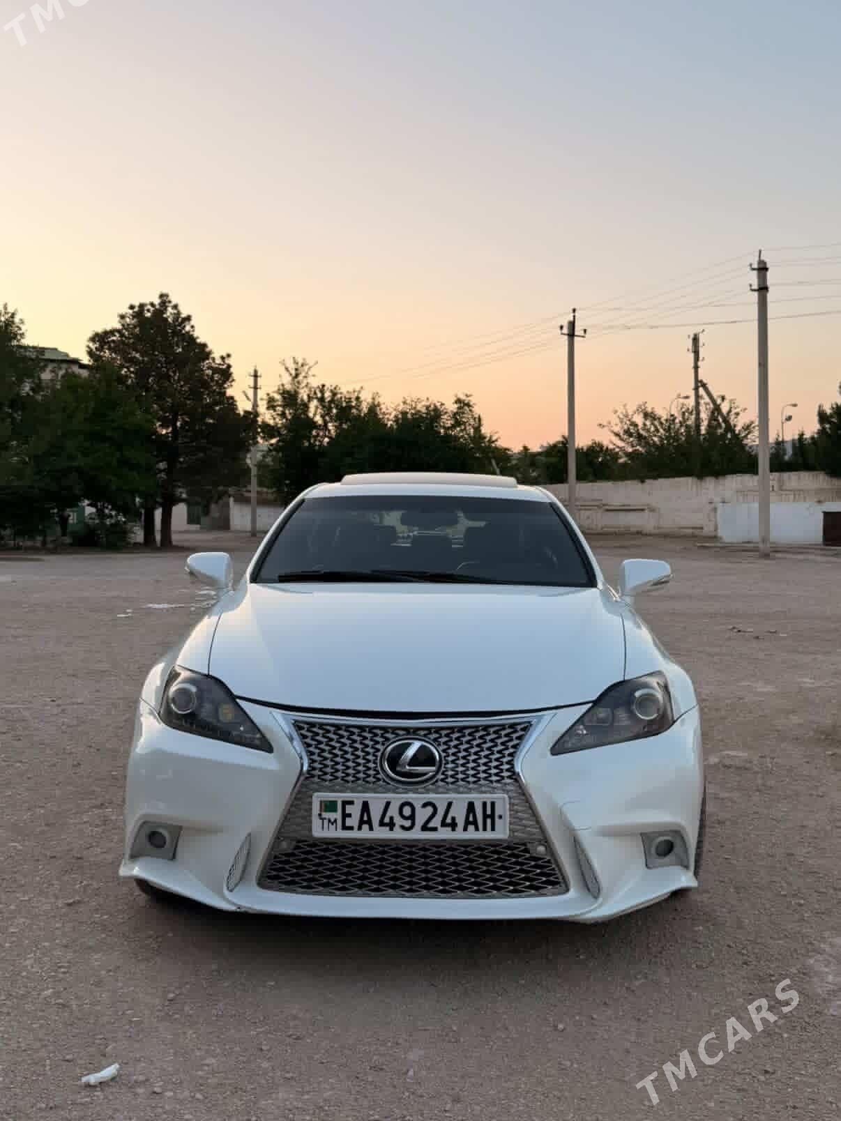Lexus IS 250 2012 - 260 000 TMT - Балканабат - img 1