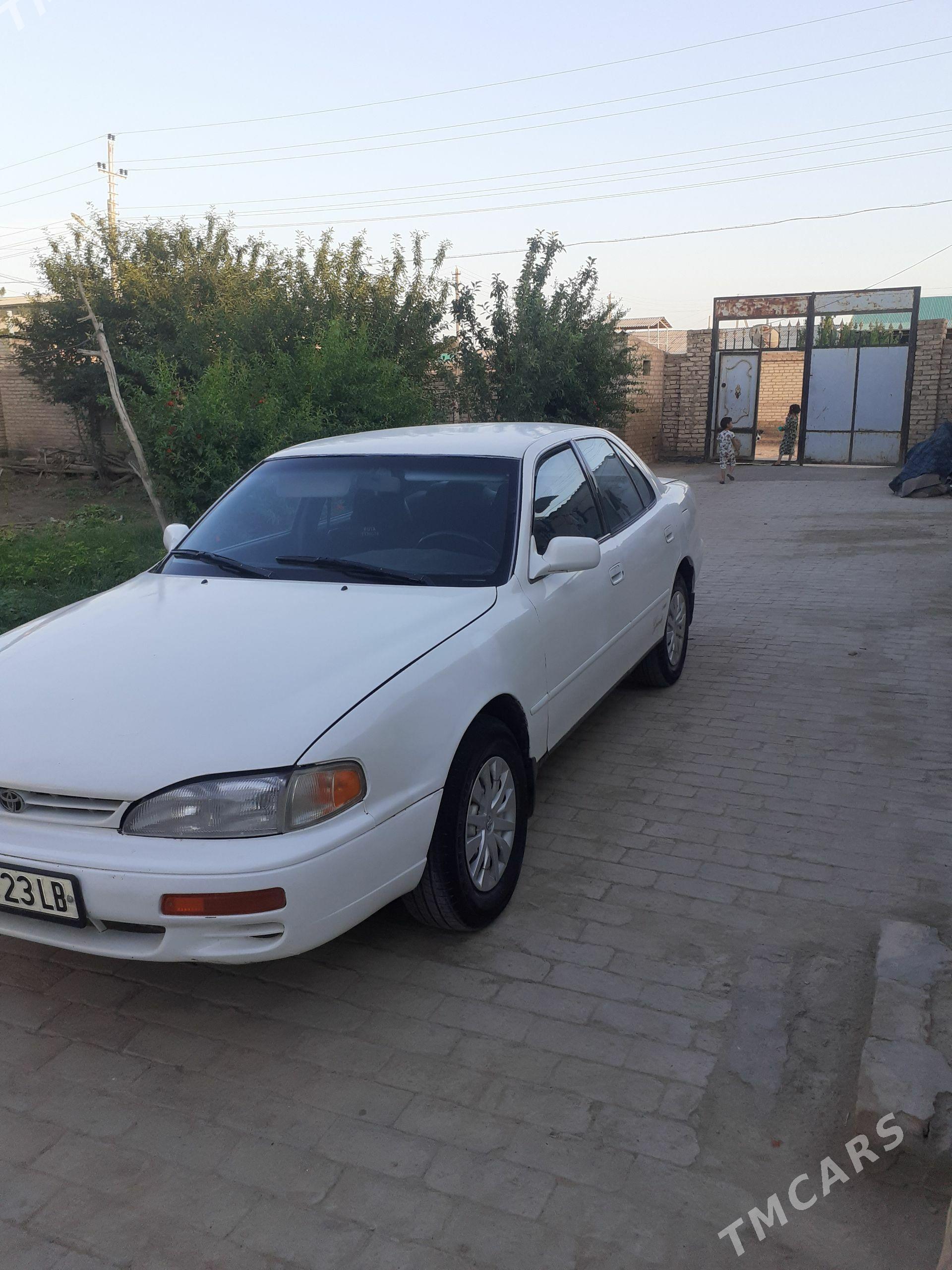 Toyota Camry 1994 - 100 000 TMT - Керки - img 1
