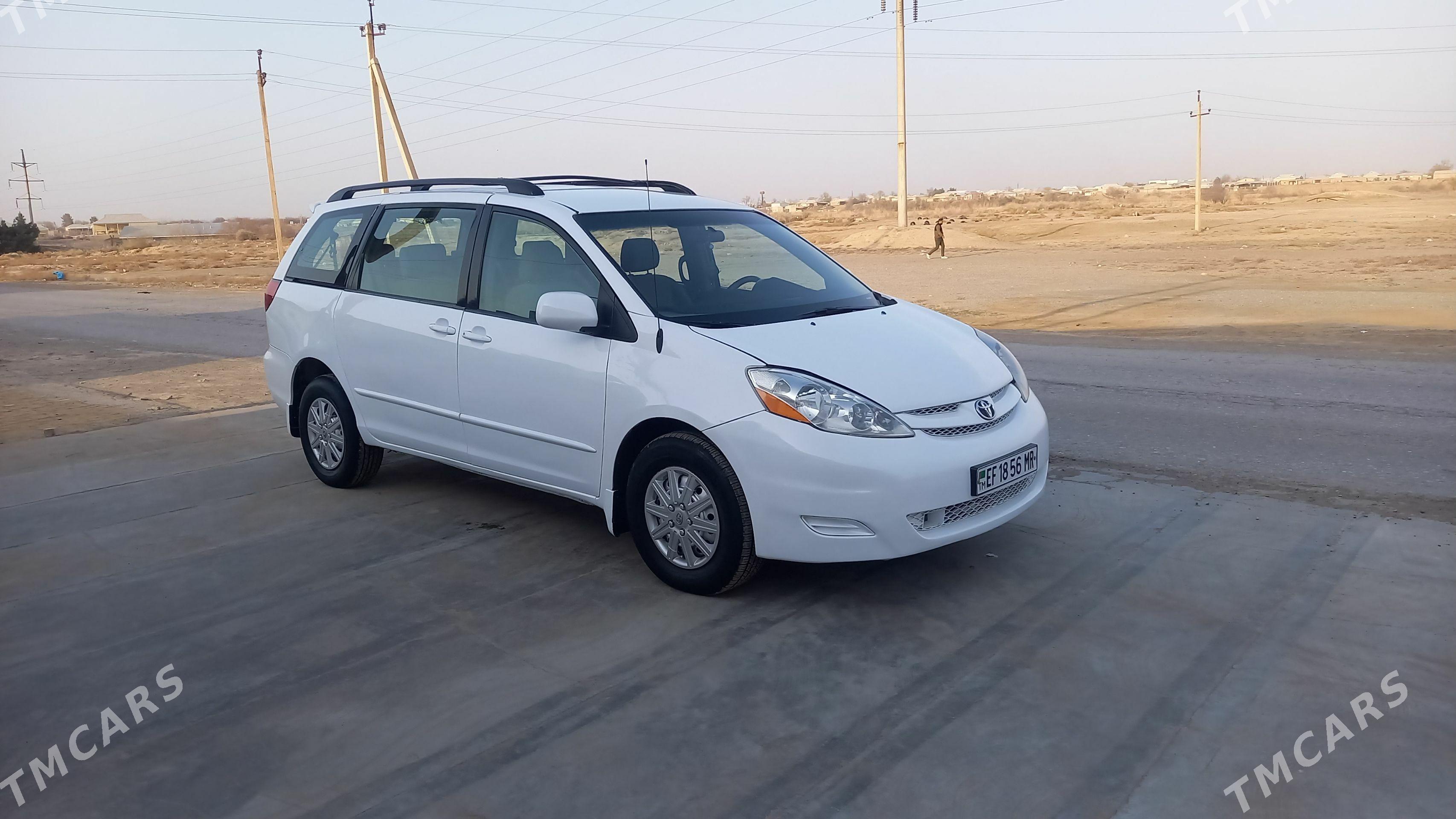 Toyota Sienna 2005 - 250 000 TMT - Ёлётен - img 1