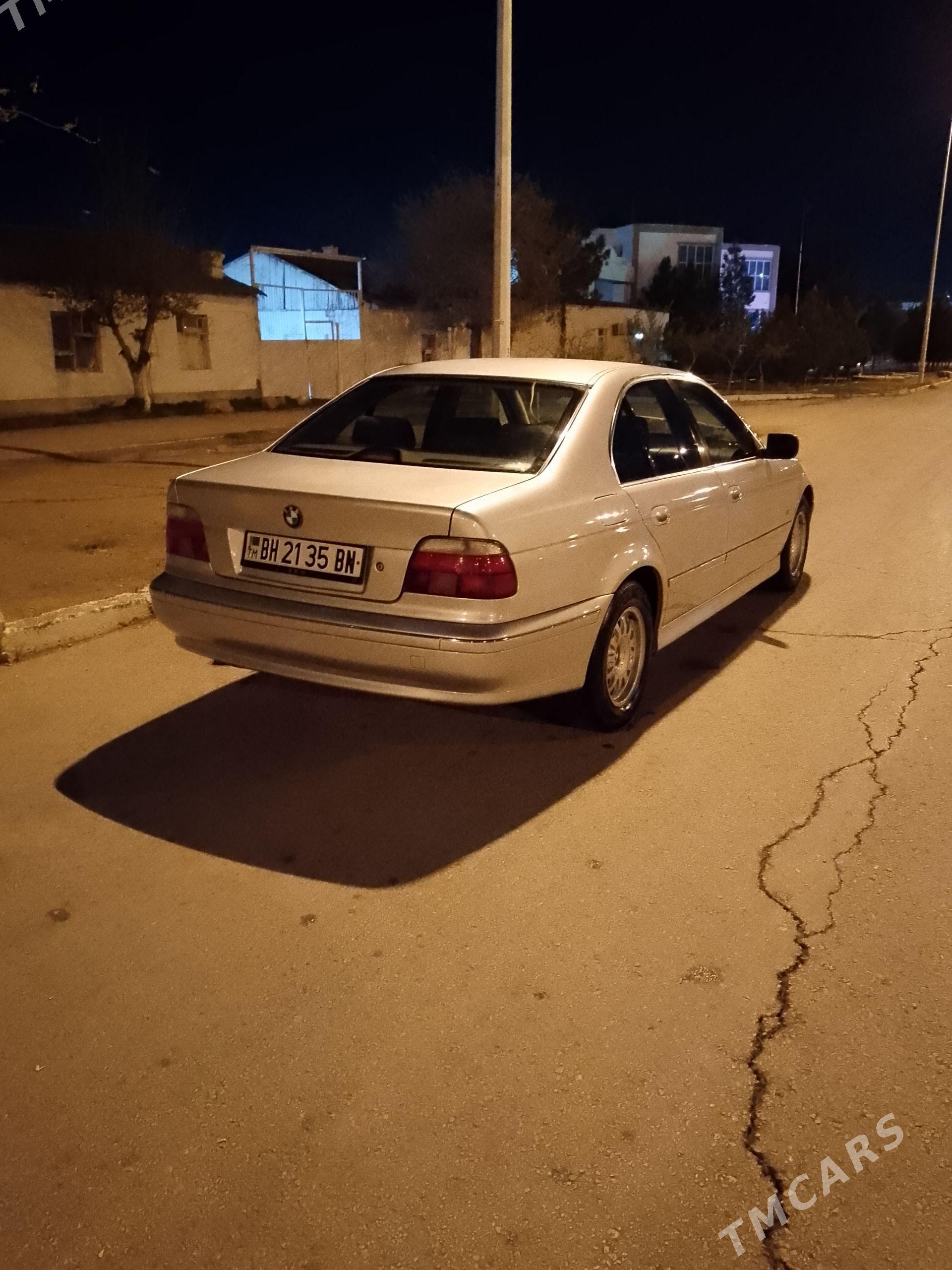BMW E39 1999 - 115 000 TMT - Balkanabat - img 1