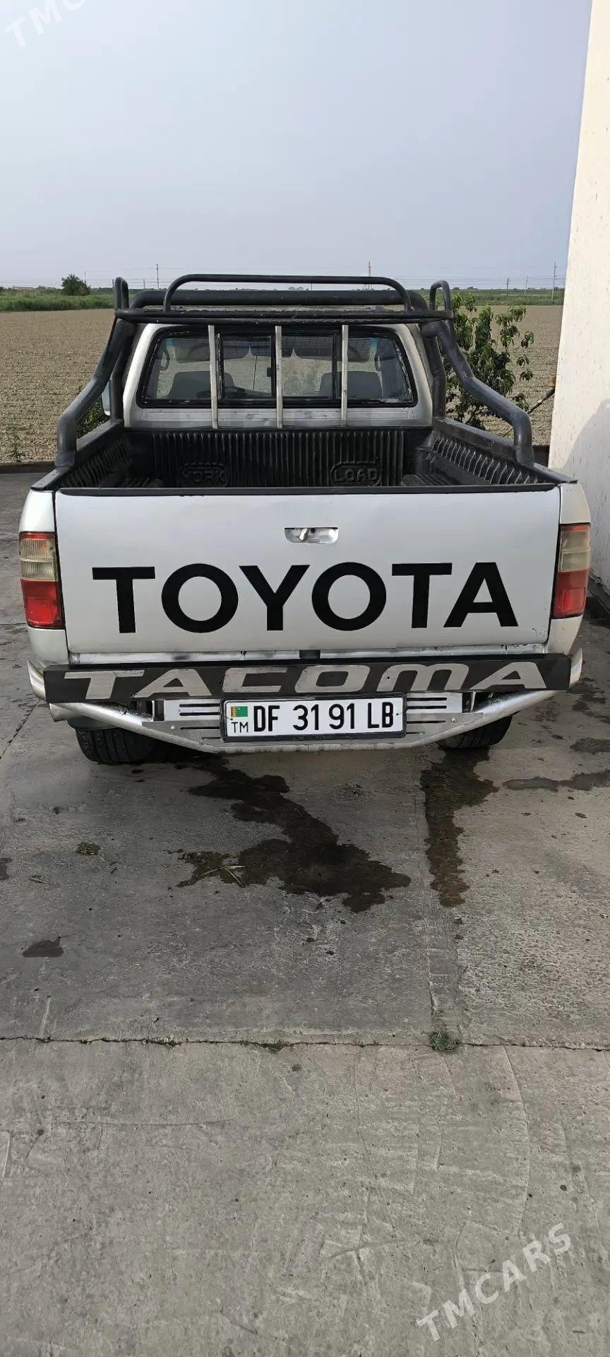 Toyota Hilux 1998 - 108 000 TMT - Дянев - img 1