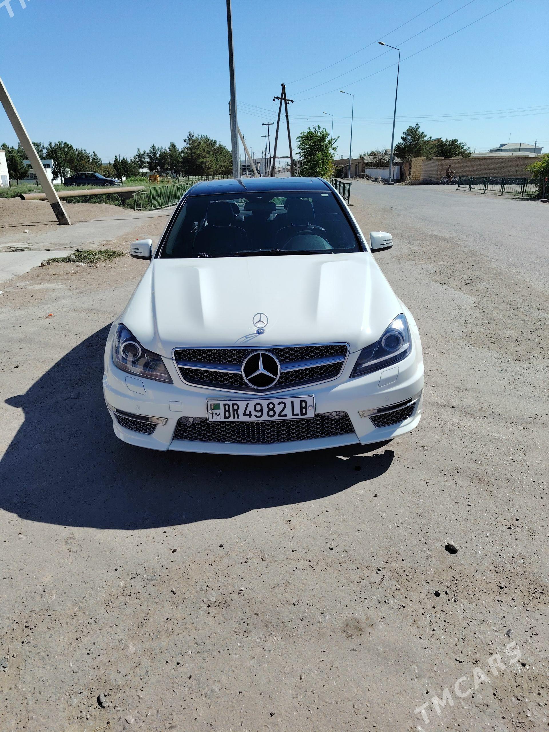 Mercedes-Benz C300 2011 - 230 000 TMT - Дянев - img 1