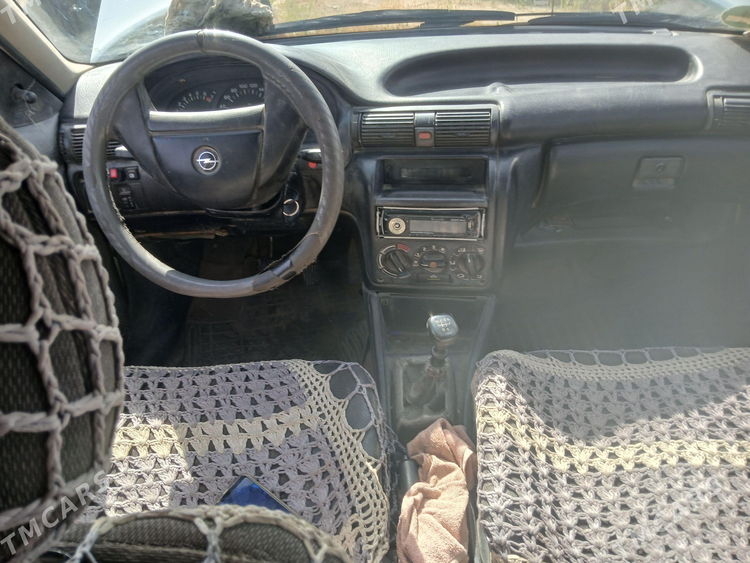 Opel Astra 1992 - 28 000 TMT - Mary - img 1