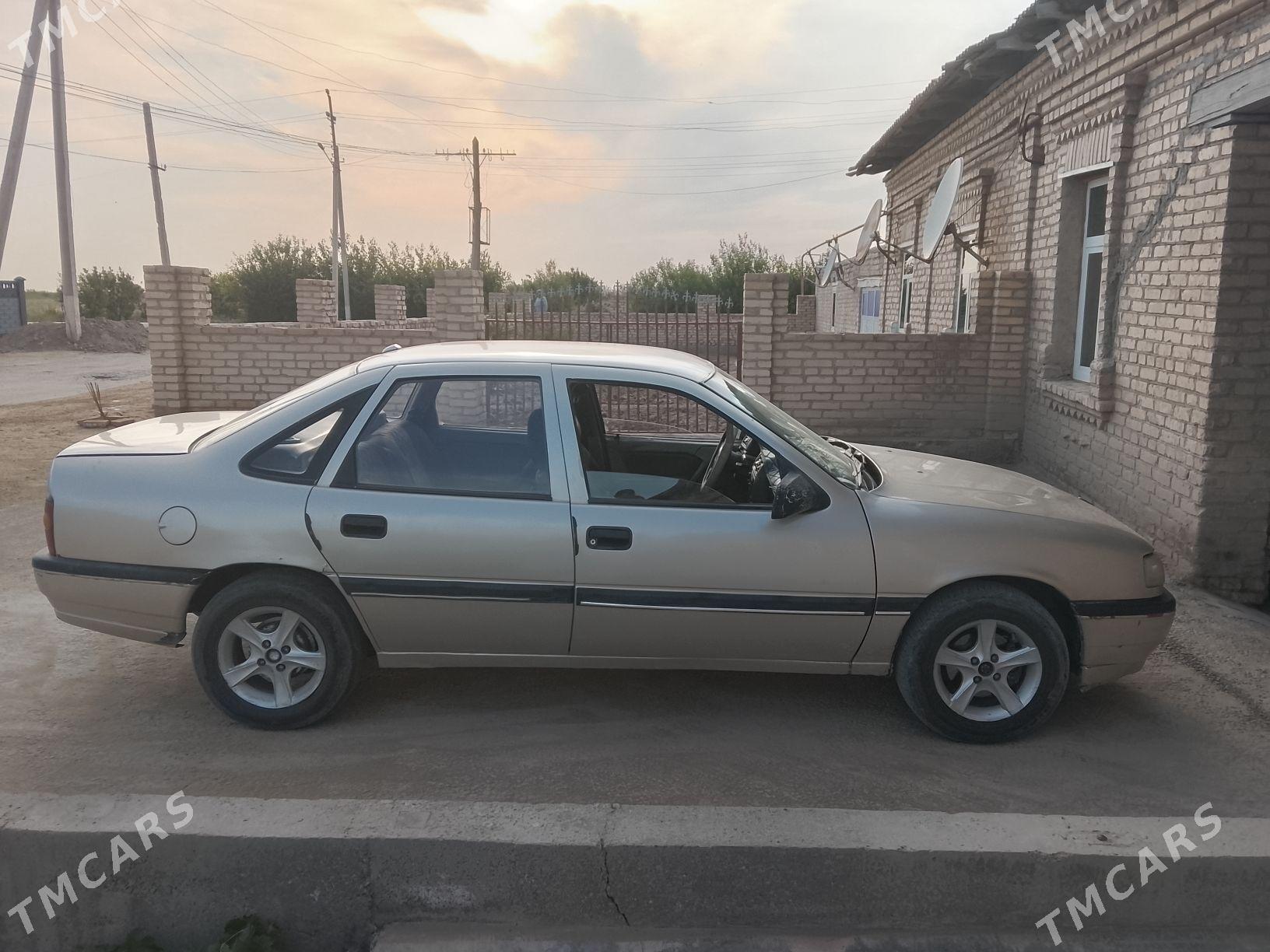 Opel Vectra 1990 - 30 000 TMT - Чарджоу - img 1