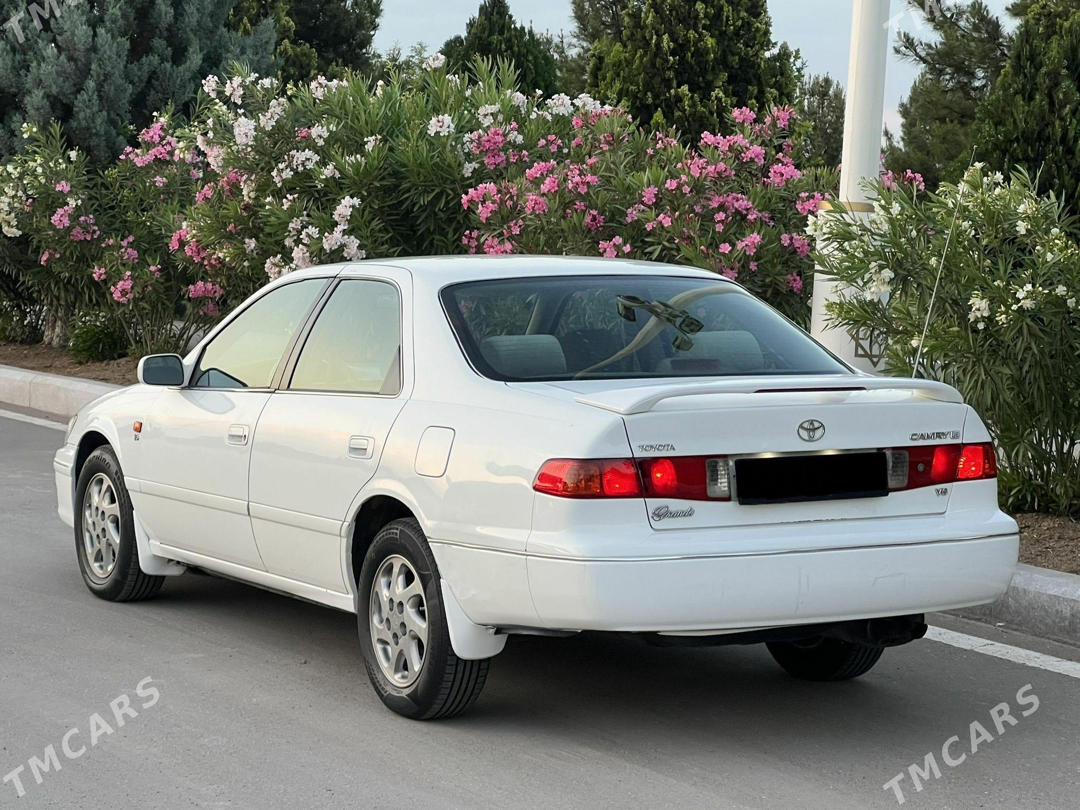 Toyota Camry 2000 - 184 000 TMT - "Altyn Asyr" Gündogar bazary (Jygyllyk) - img 1