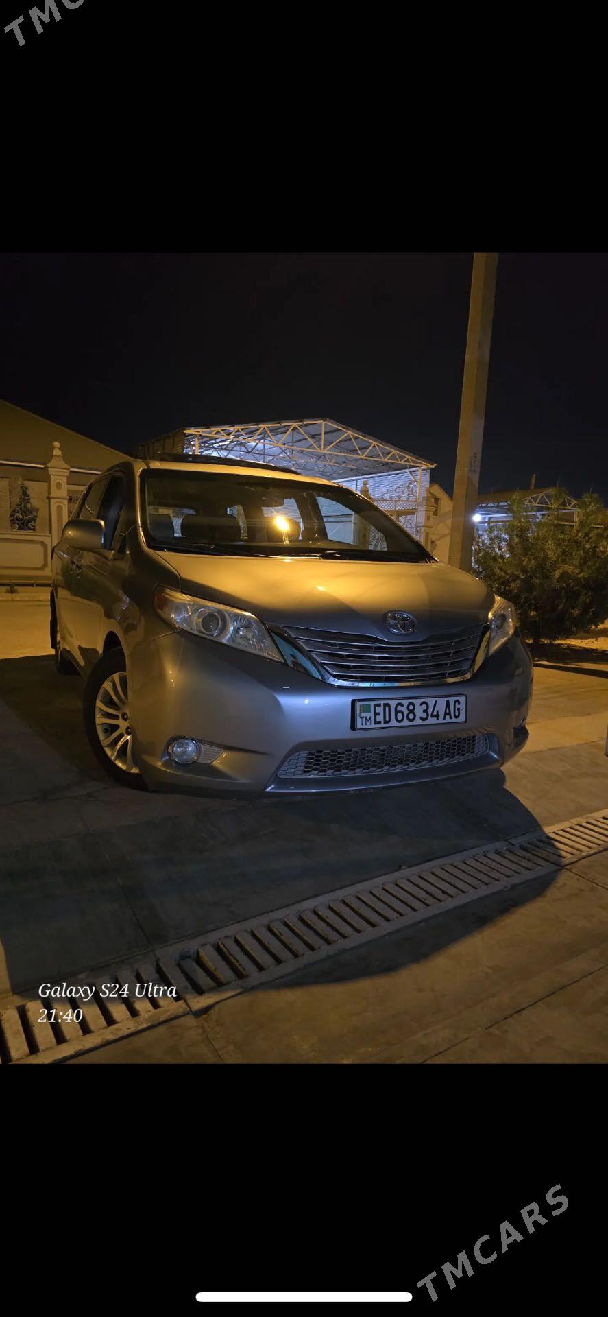 Toyota Sienna 2016 - 430 000 TMT - Ашхабад - img 1