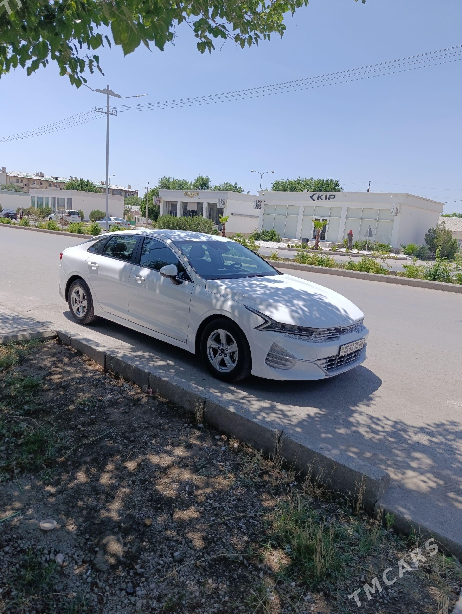 Kia K5 2022 - 285 000 TMT - Балканабат - img 1