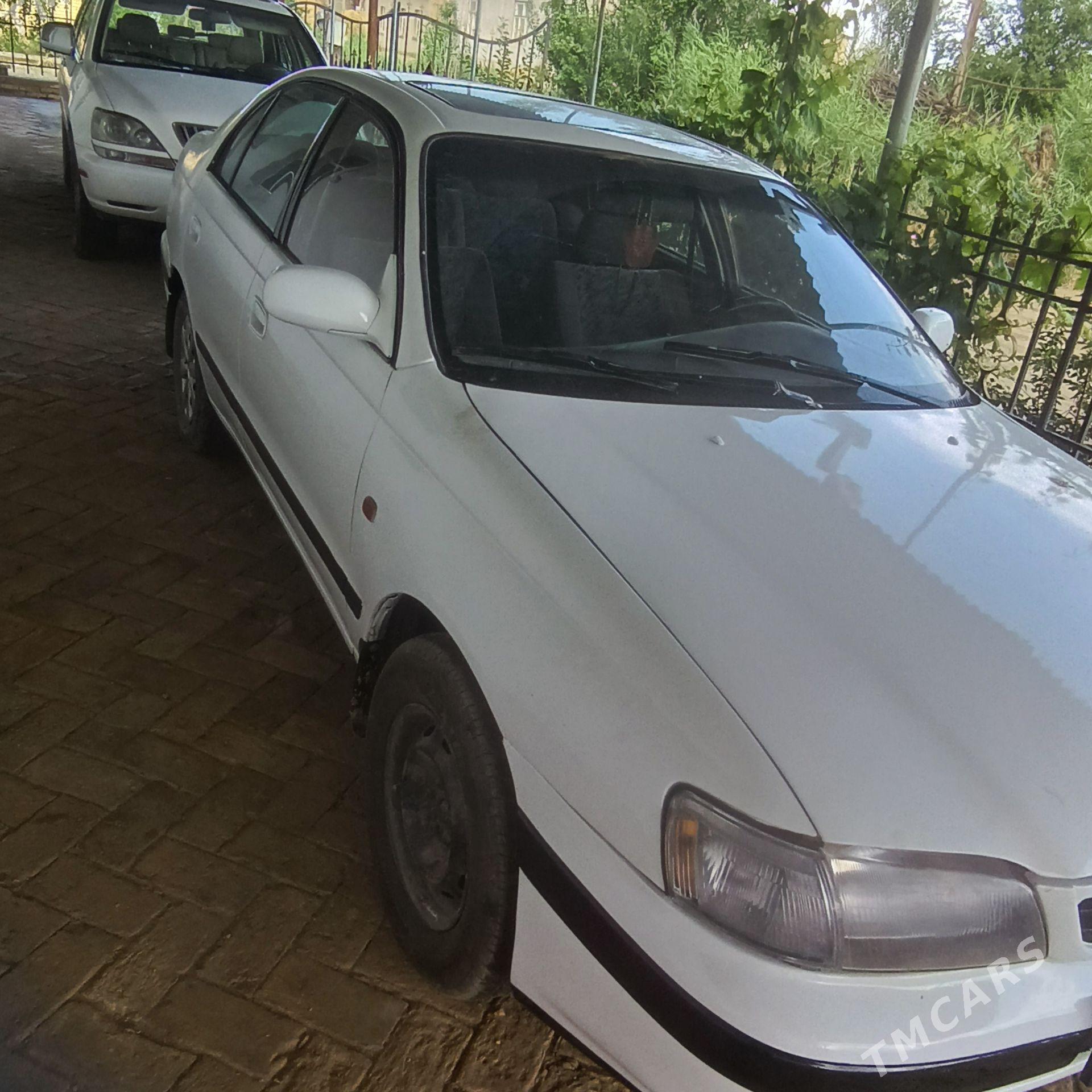 Toyota Carina 1996 - 75 000 TMT - Halaç - img 1