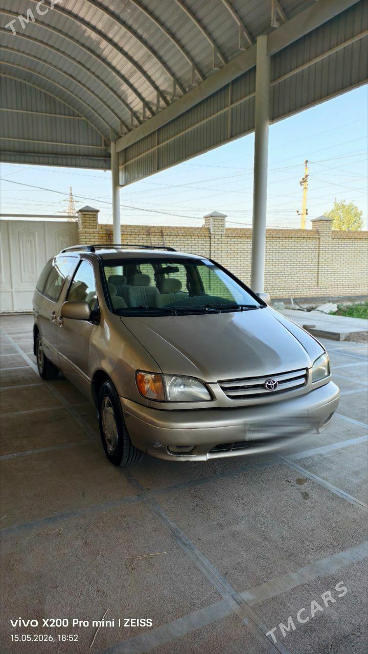 Toyota Sienna 2001 - 235 000 TMT - Мары - img 1