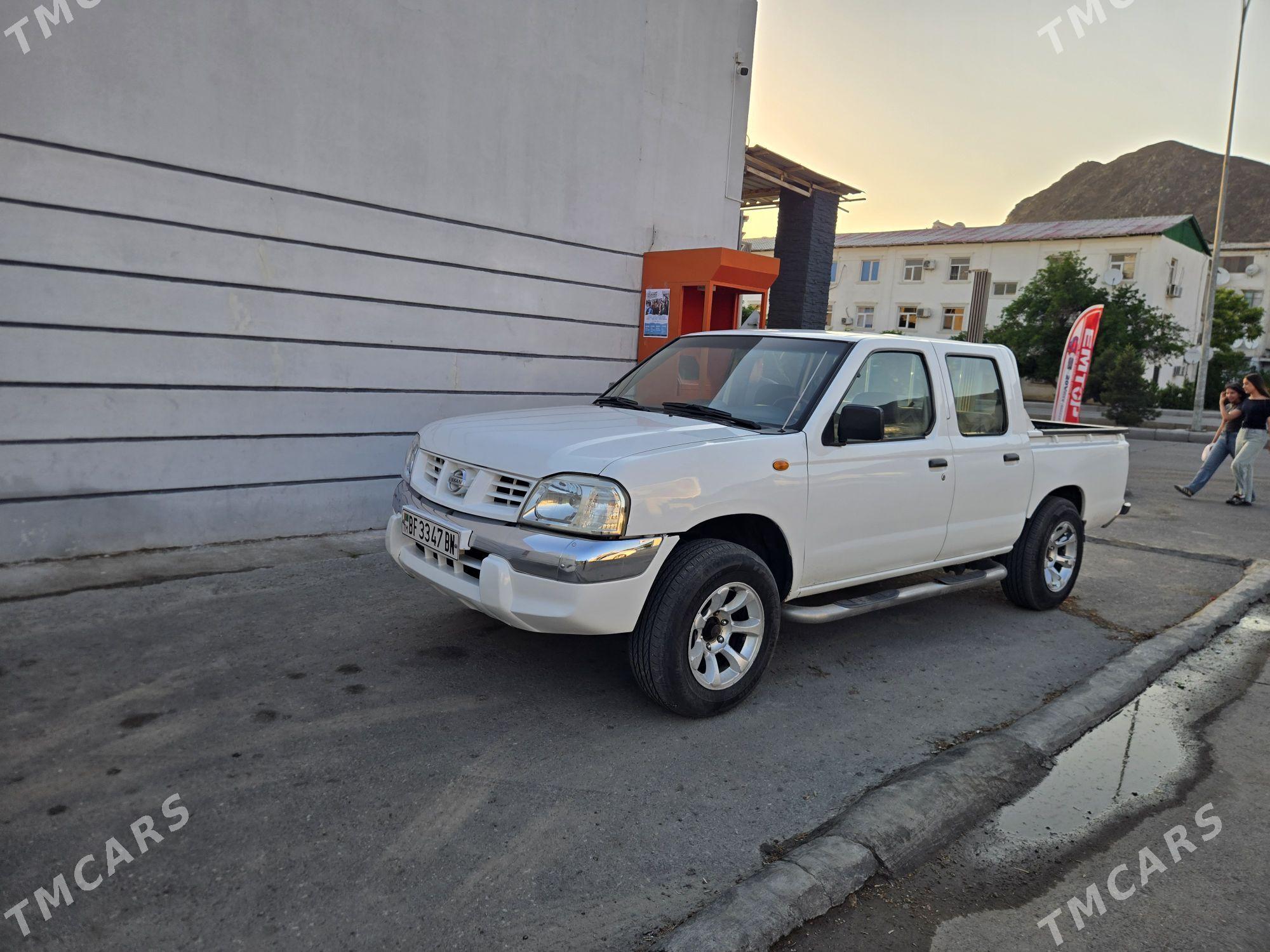Nissan Navara 2006 - 150 000 TMT - Туркменбаши - img 1