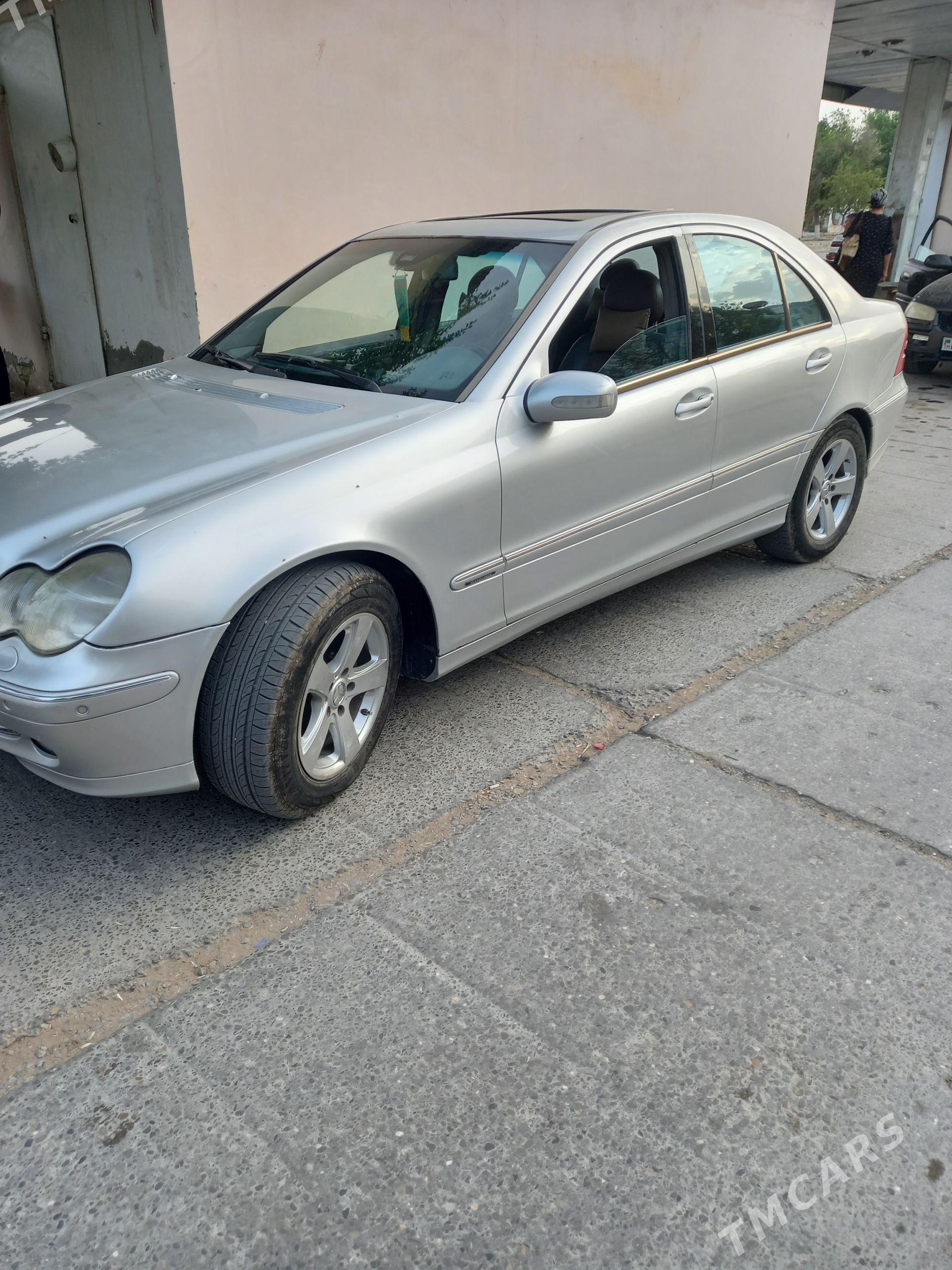 Mercedes-Benz C320 2002 - 110 000 TMT - Сейди - img 1