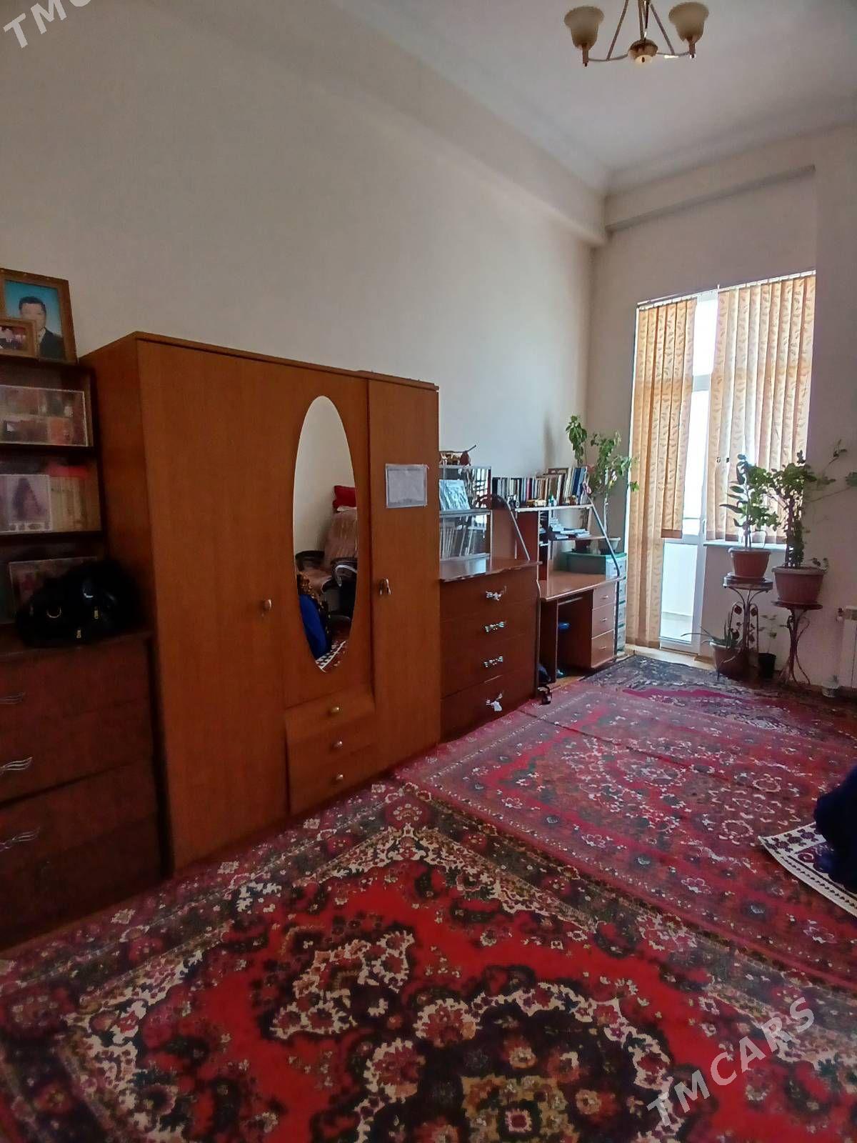 Gogol poluelitka 3 kom 3 etaj - Aşgabat - img 1