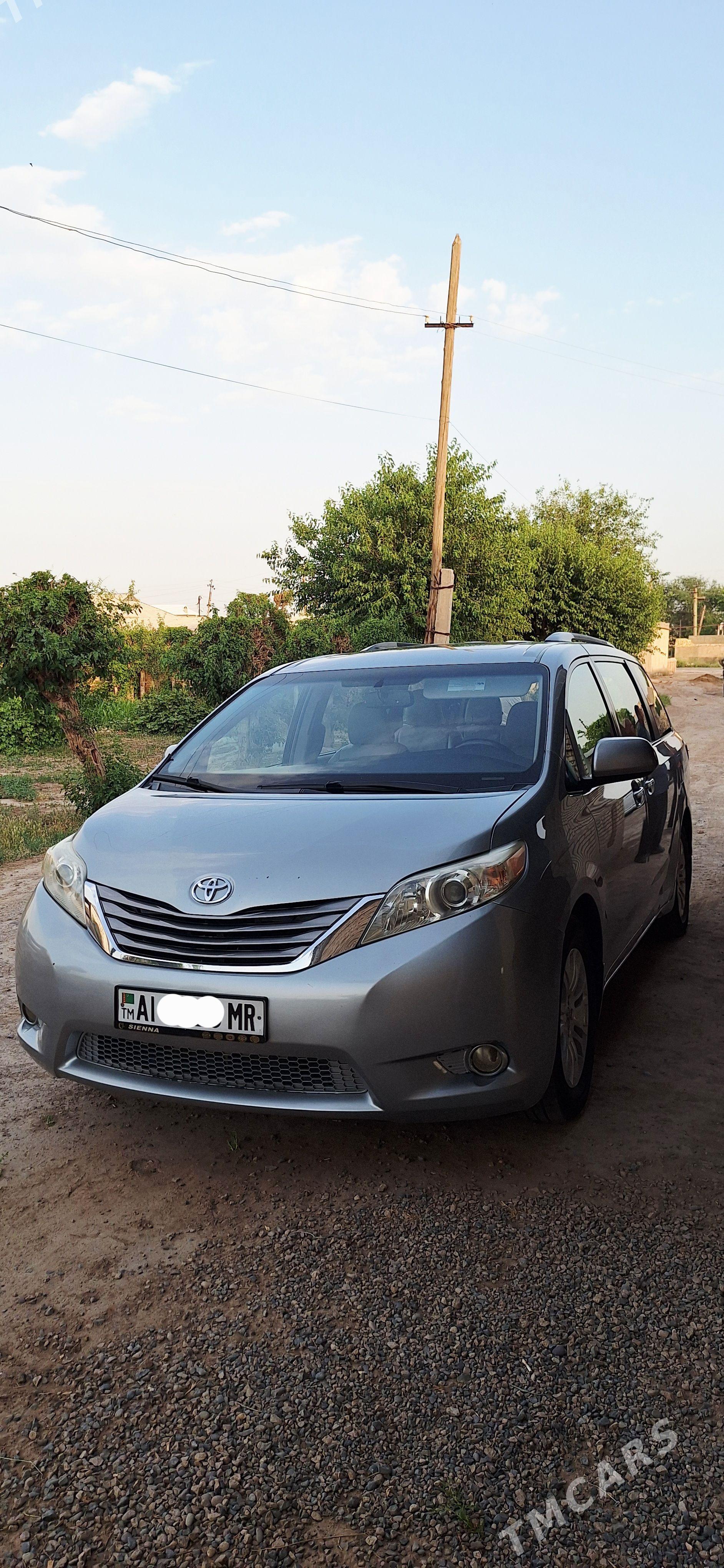 Toyota Sienna 2016 - 425 000 TMT - Baýramaly - img 1