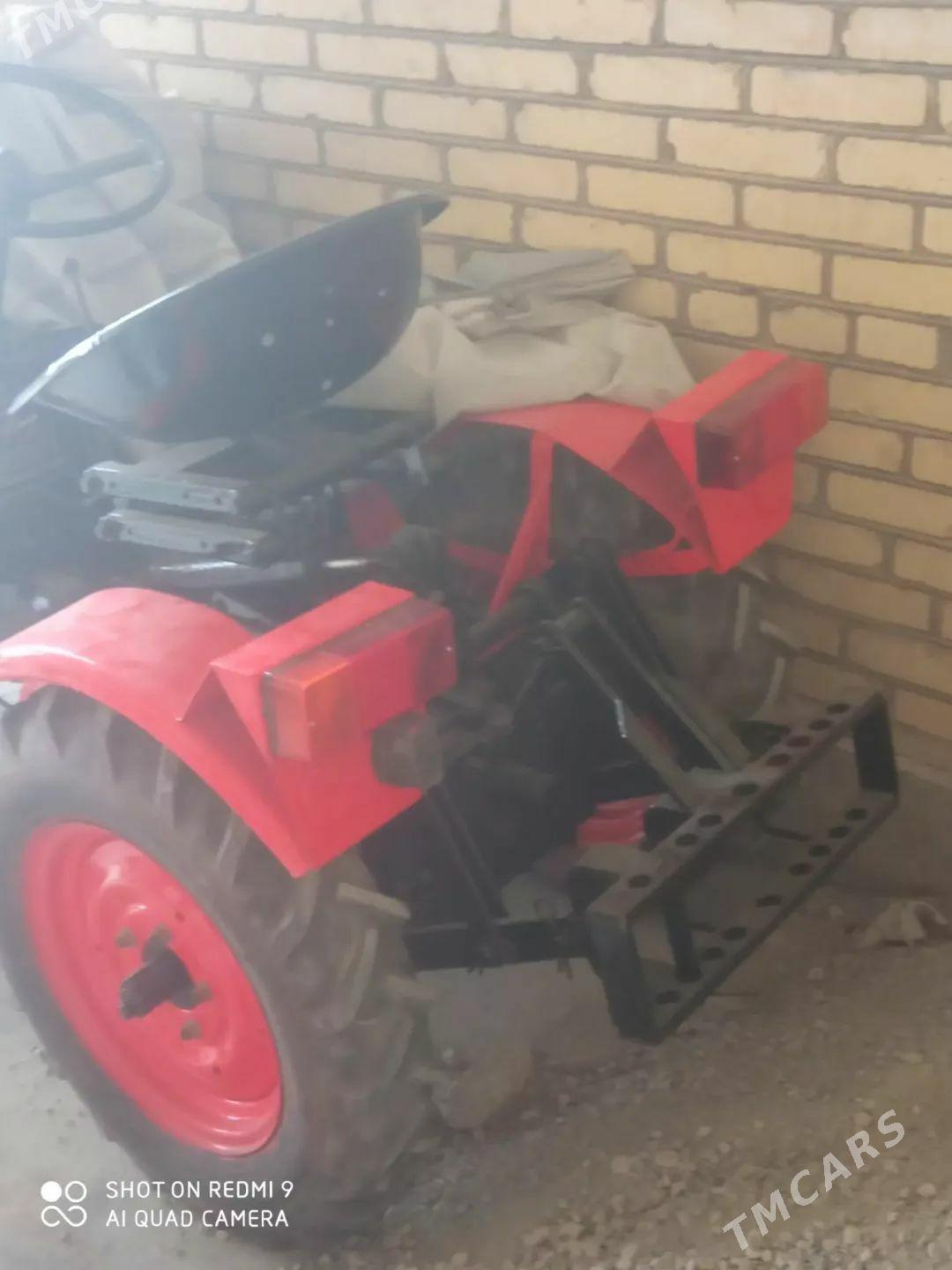 kiçi traktor - Dänew - img 1