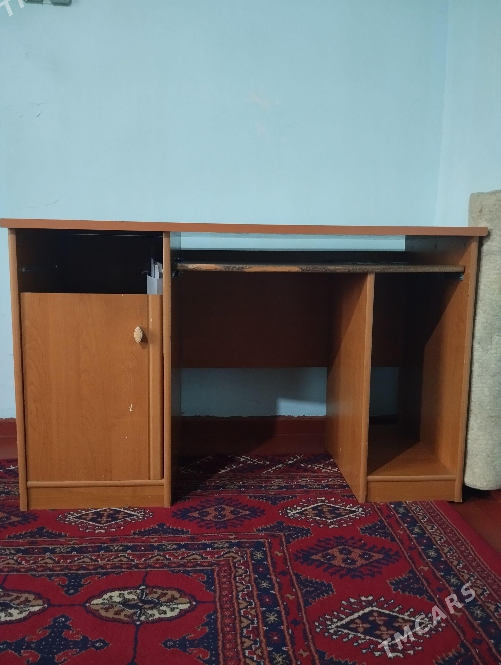 Okuwçy stol - Hitrowka - img 1