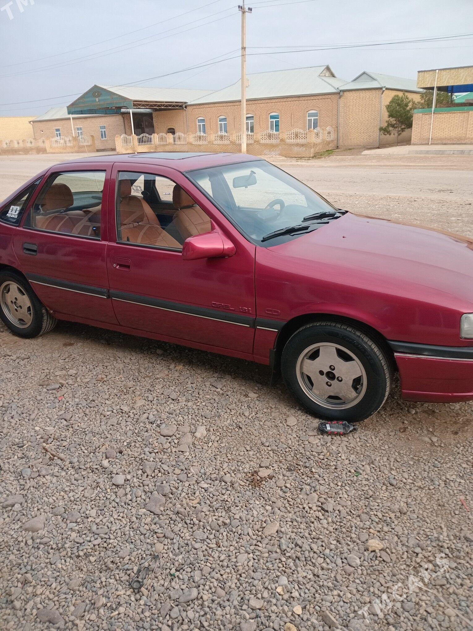 Opel Vectra 1990 - 45 000 TMT - Murgap - img 1