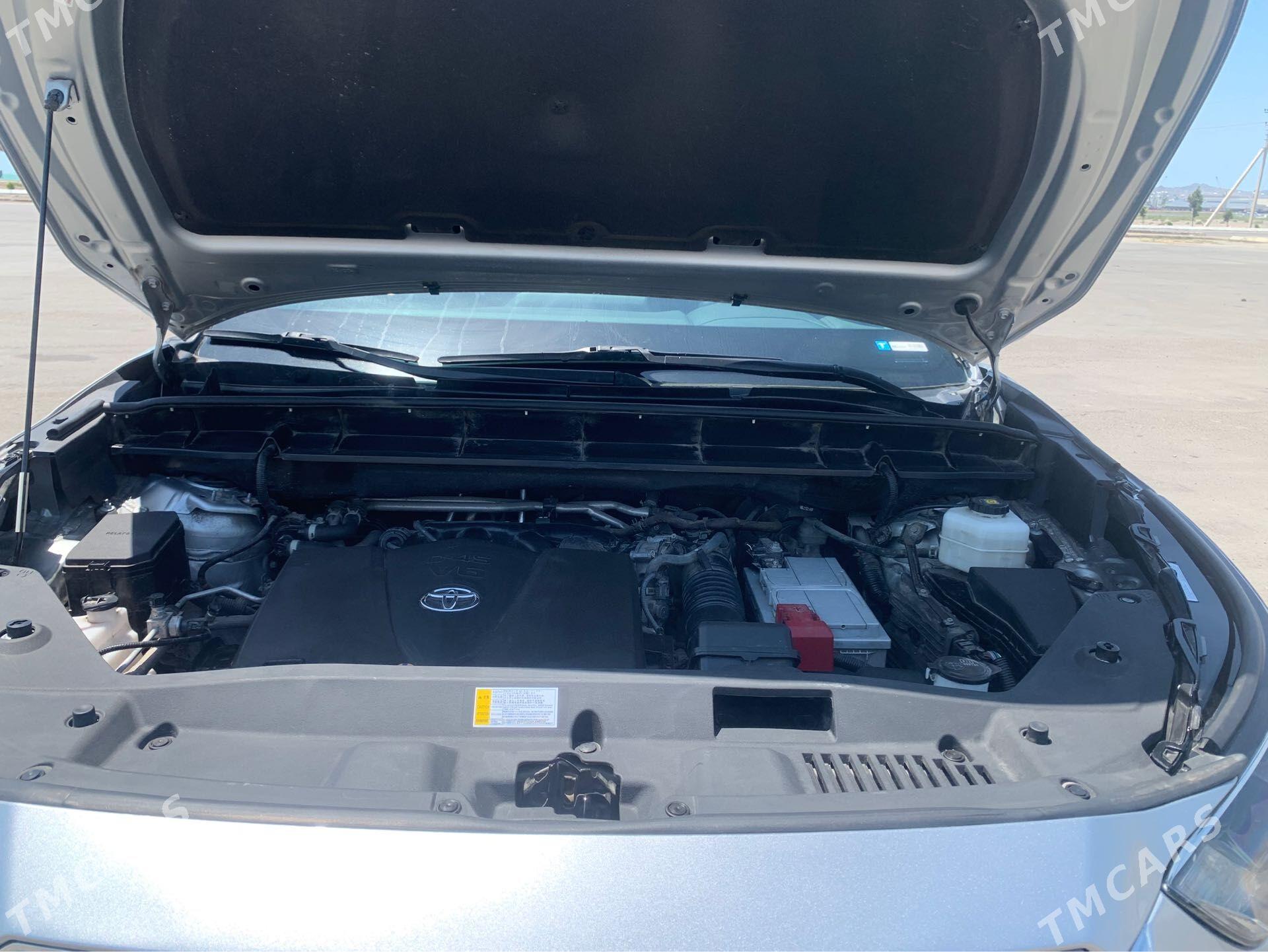 Toyota Highlander 2022 - 565 000 TMT - Туркменбаши - img 1