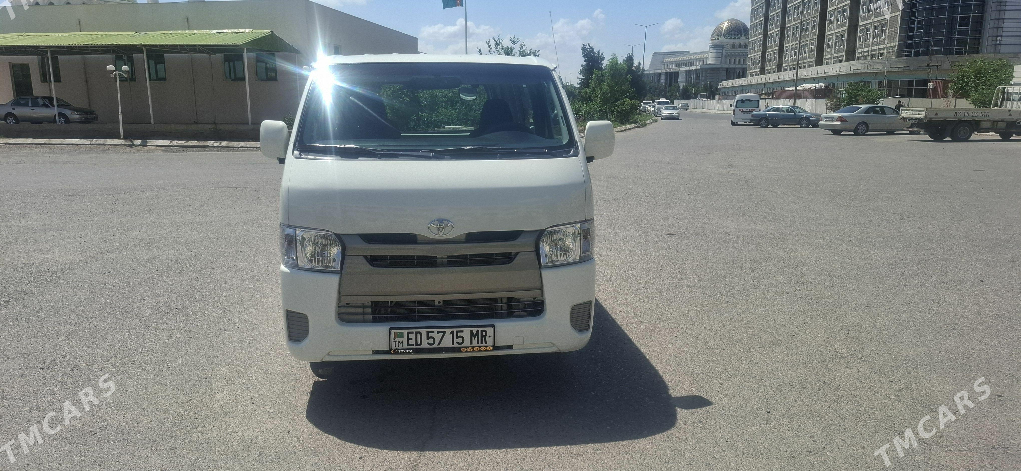 Toyota Hiace 2008 - 270 000 TMT - Мары - img 1