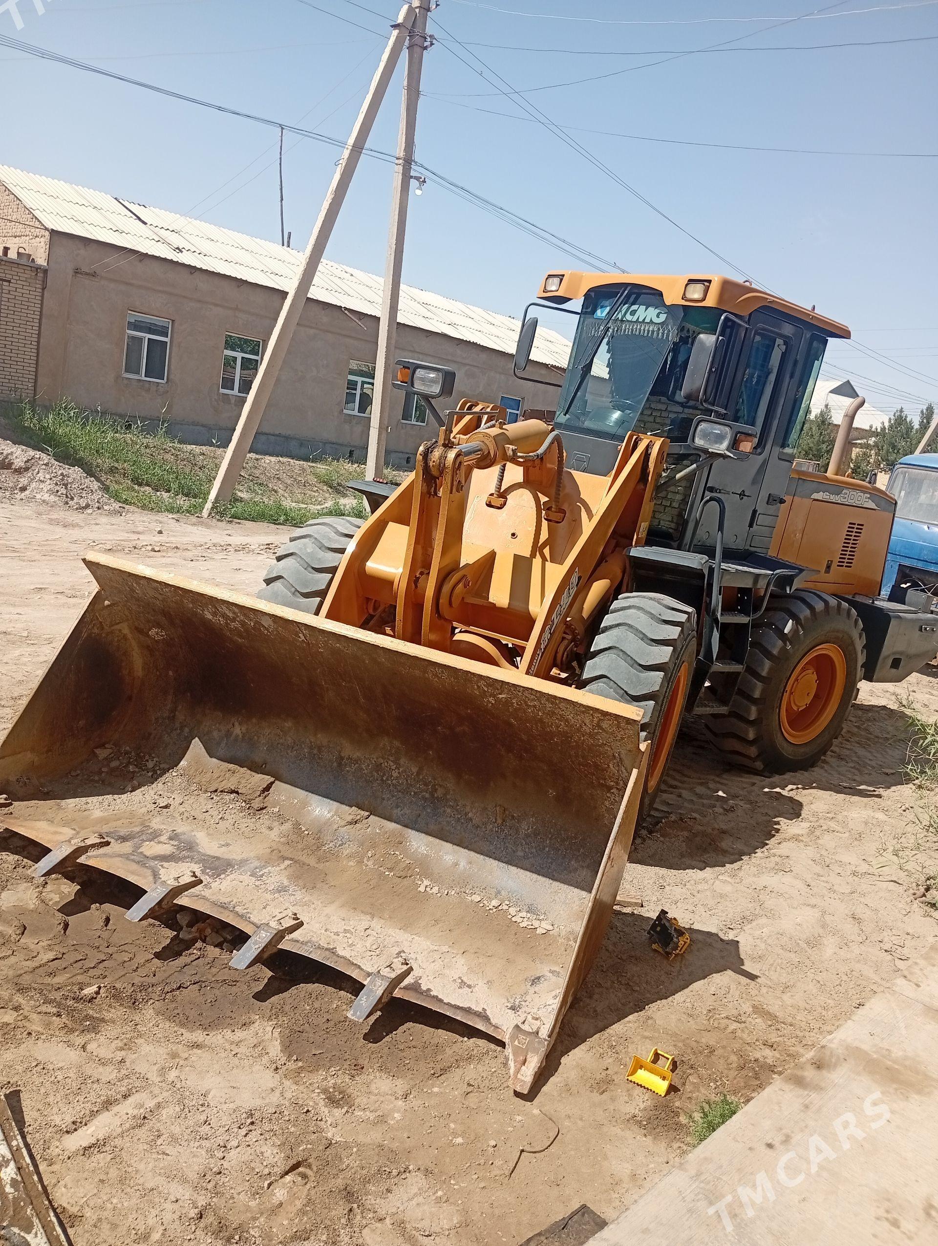 XCMG LW300F 2013 - 420 000 TMT - Халач - img 1