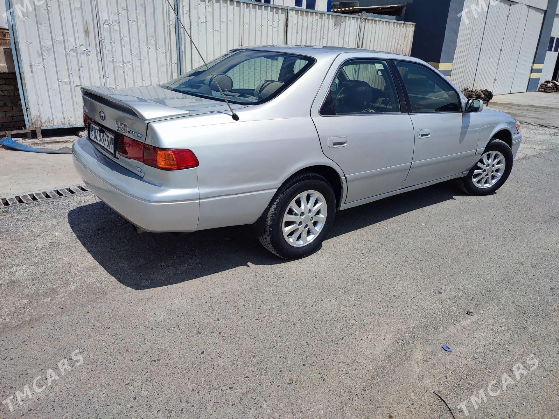 Toyota Camry 2000 - 135 000 TMT - Мургап - img 1