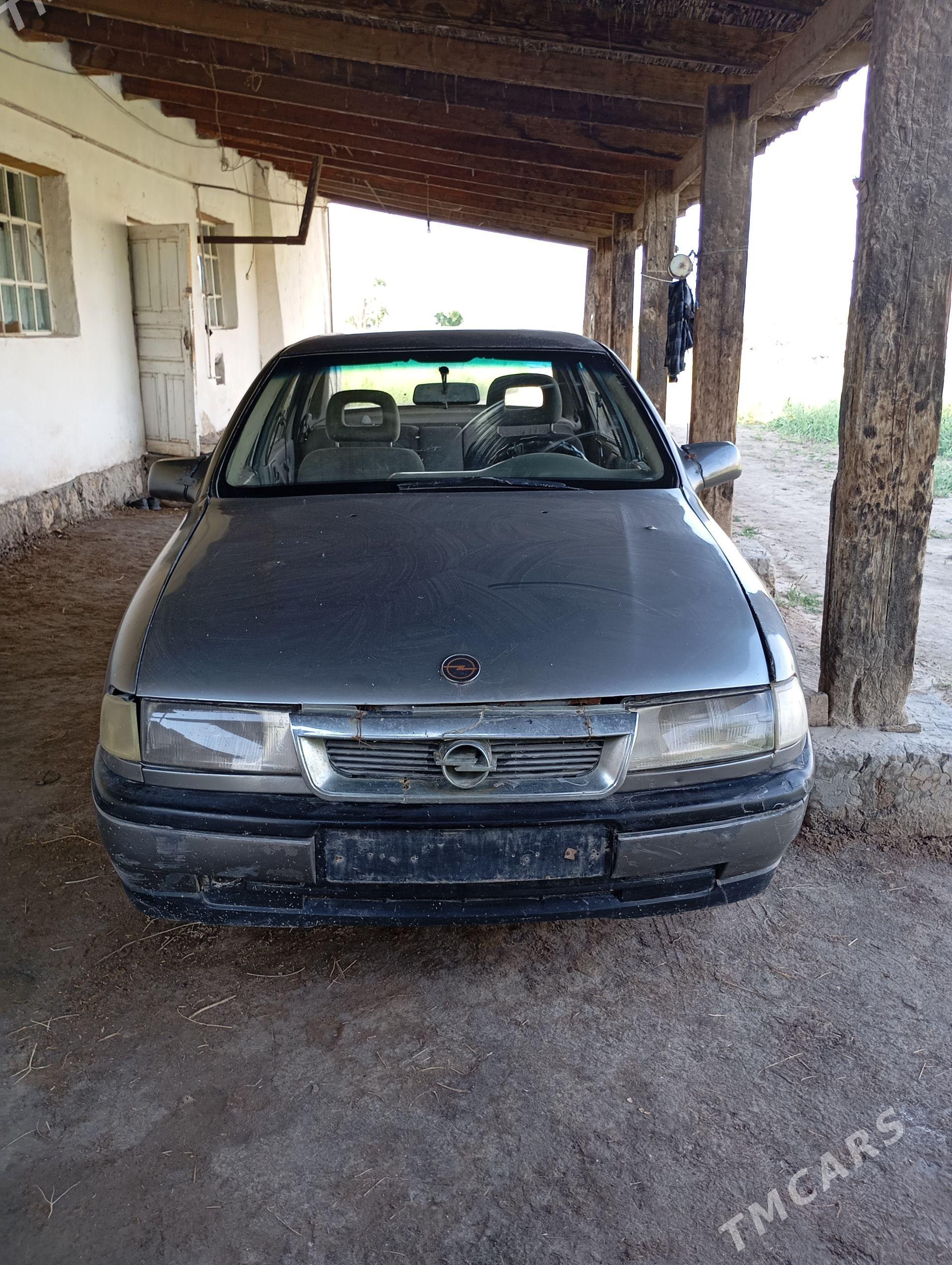 Opel Vectra 1989 - 14 000 TMT - Достлук - img 1