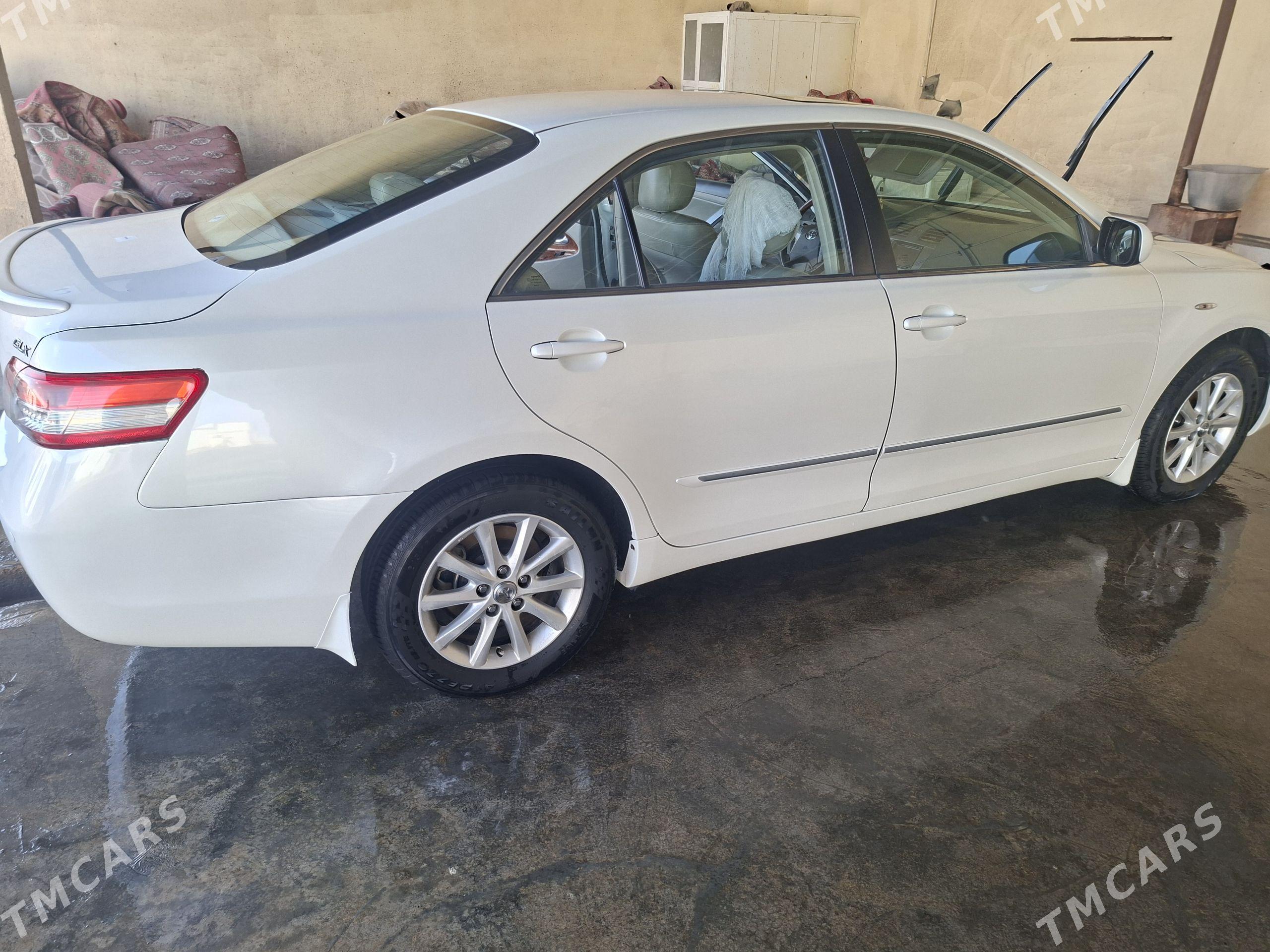 Toyota Camry 2011 - 270 000 TMT - Мары - img 1