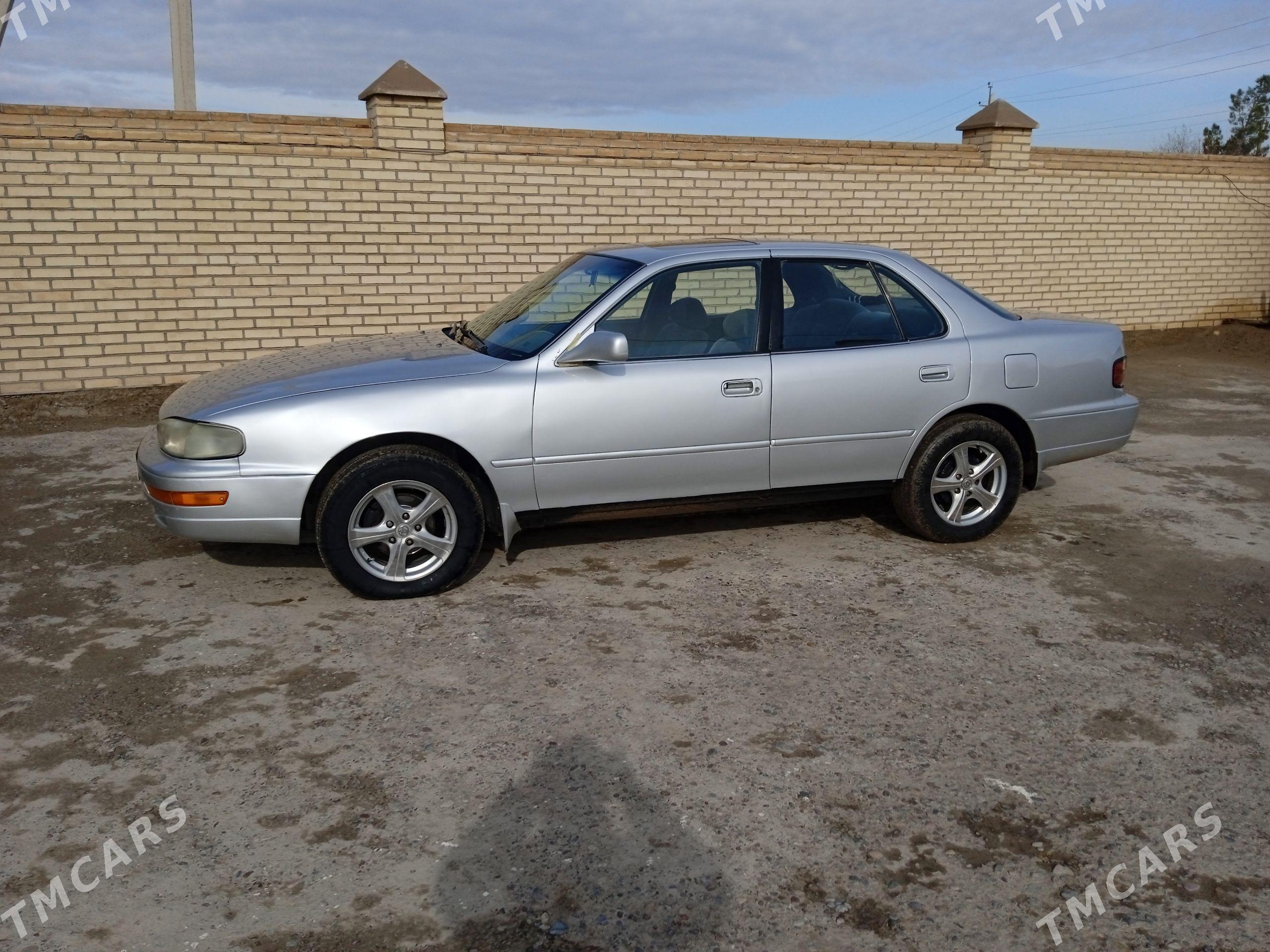 Toyota Camry 1993 - 100 000 TMT - Векильбазар - img 1