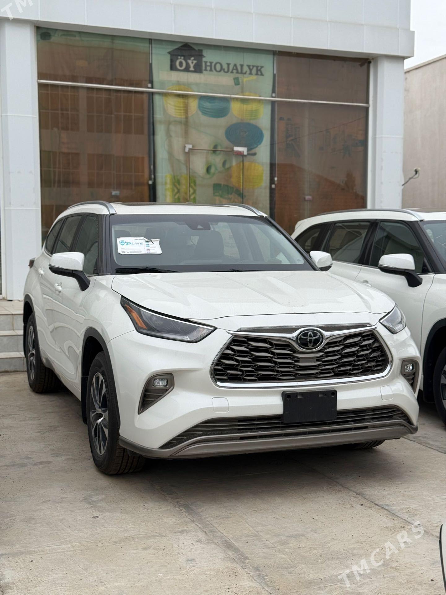 Toyota Highlander 2022 - 635 000 TMT - Ашхабад - img 1