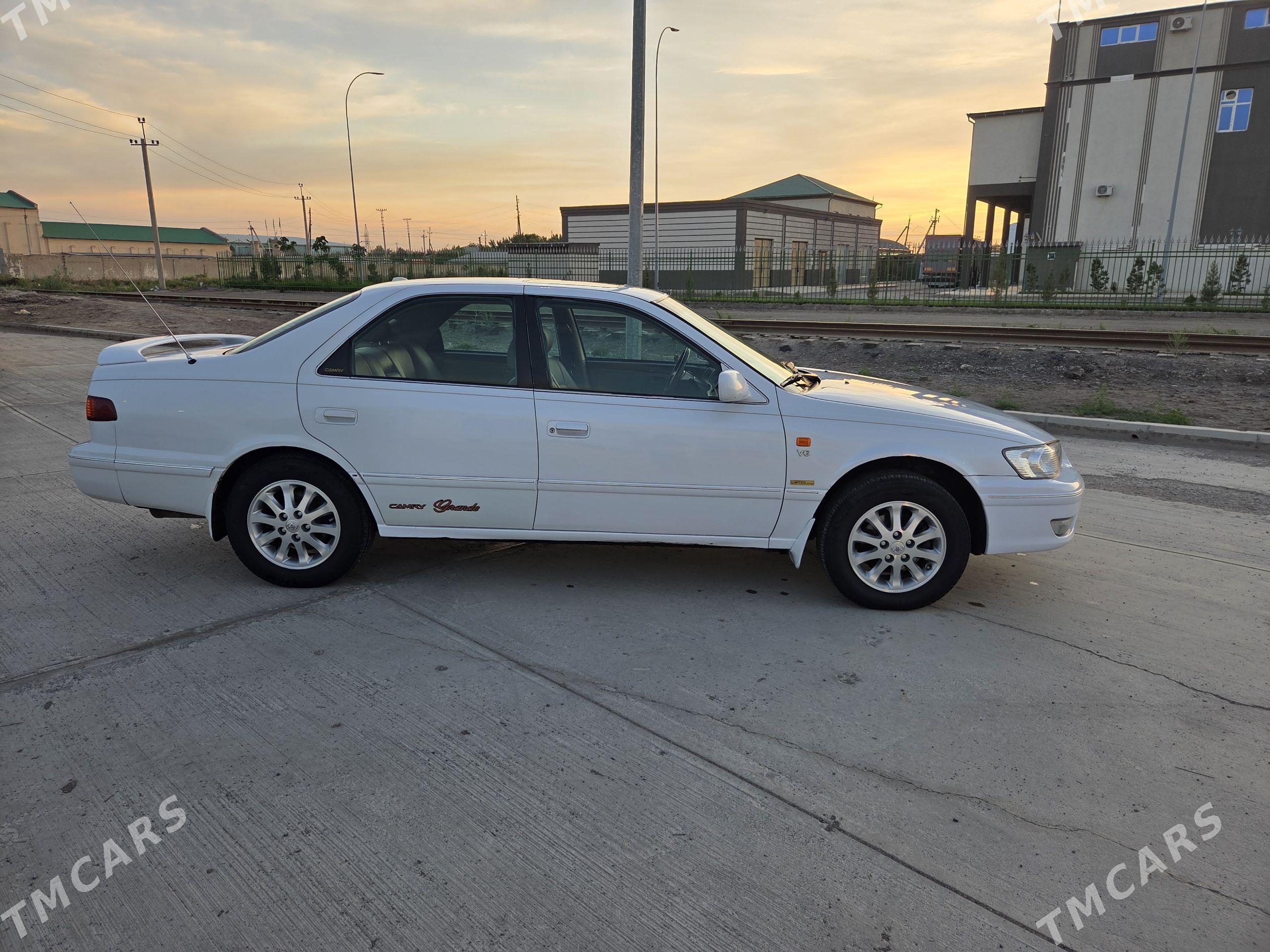 Toyota Camry 1998 - 170 000 TMT - Дашогуз - img 1