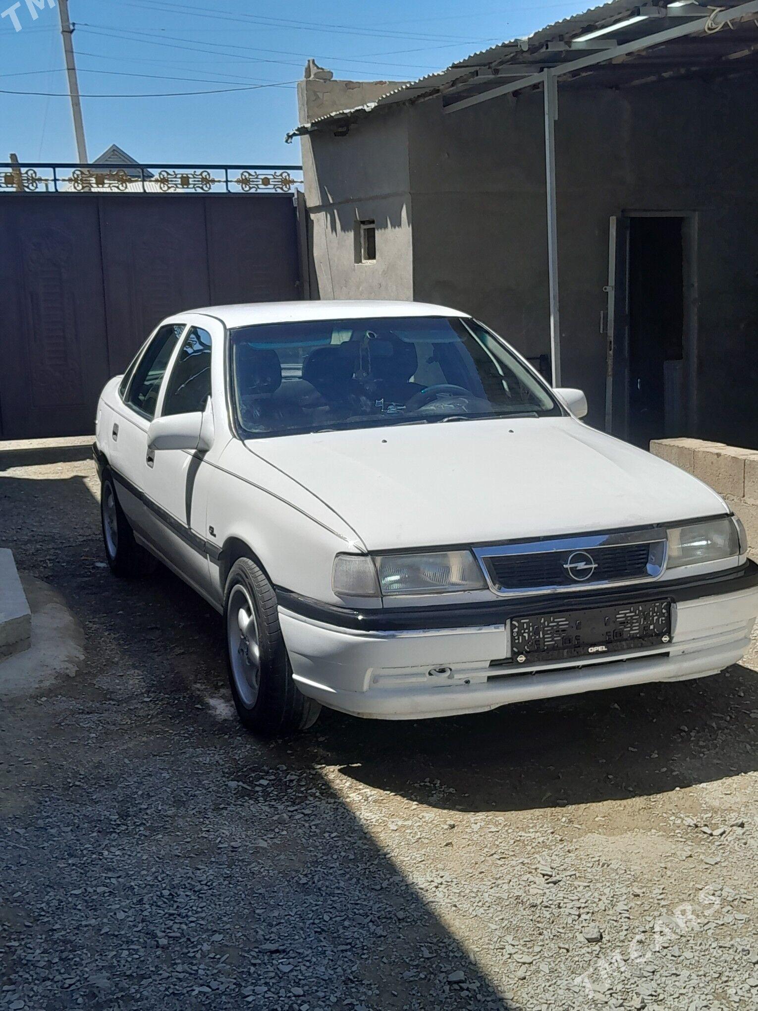 Opel Vectra 1992 - 35 000 TMT - Бахарден - img 1