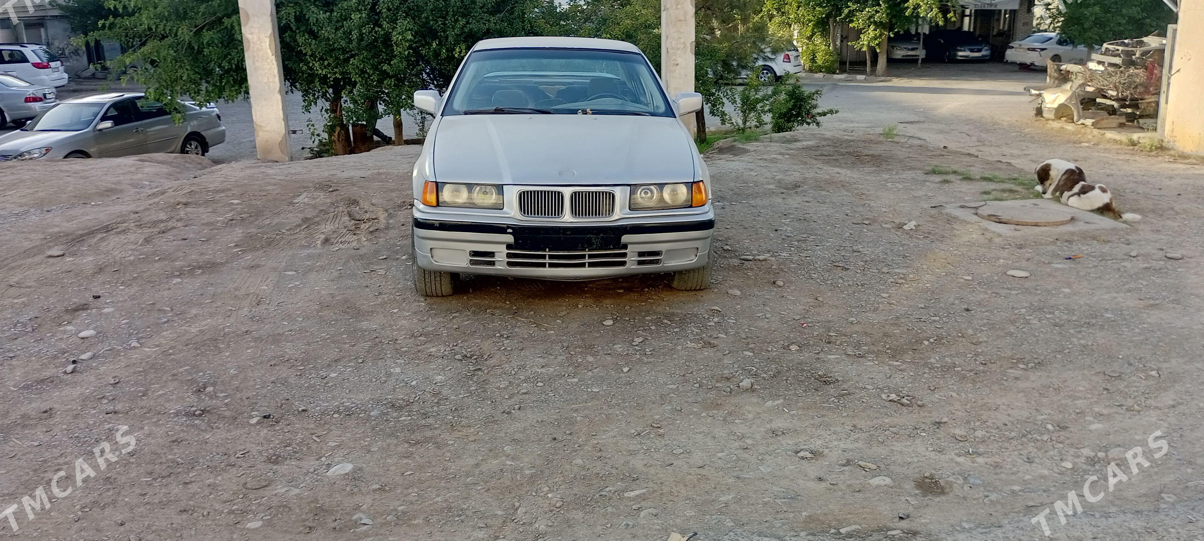 BMW 320 1992 - 39 000 TMT - Mary - img 1