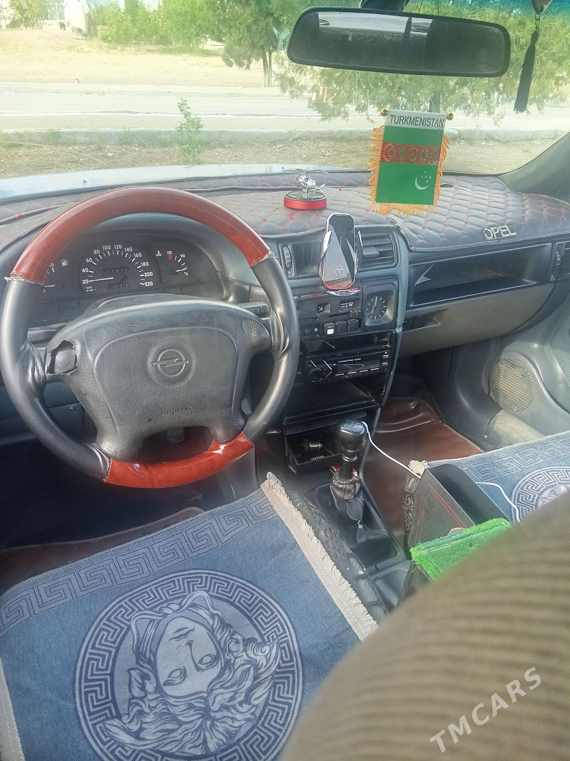 Opel Vectra 1989 - 30 000 TMT - Балканабат - img 1